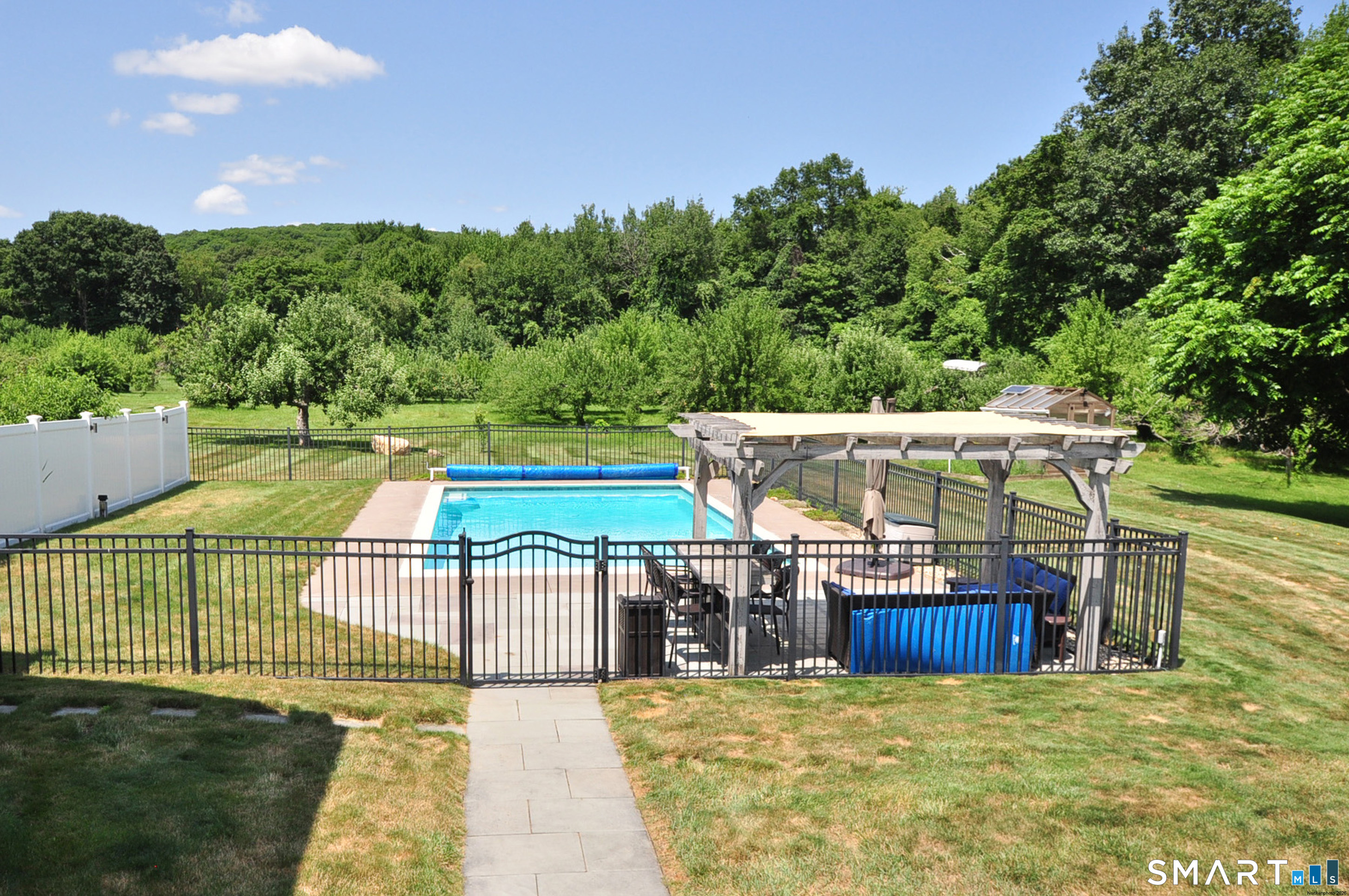 9 Appletree Lane photo 36