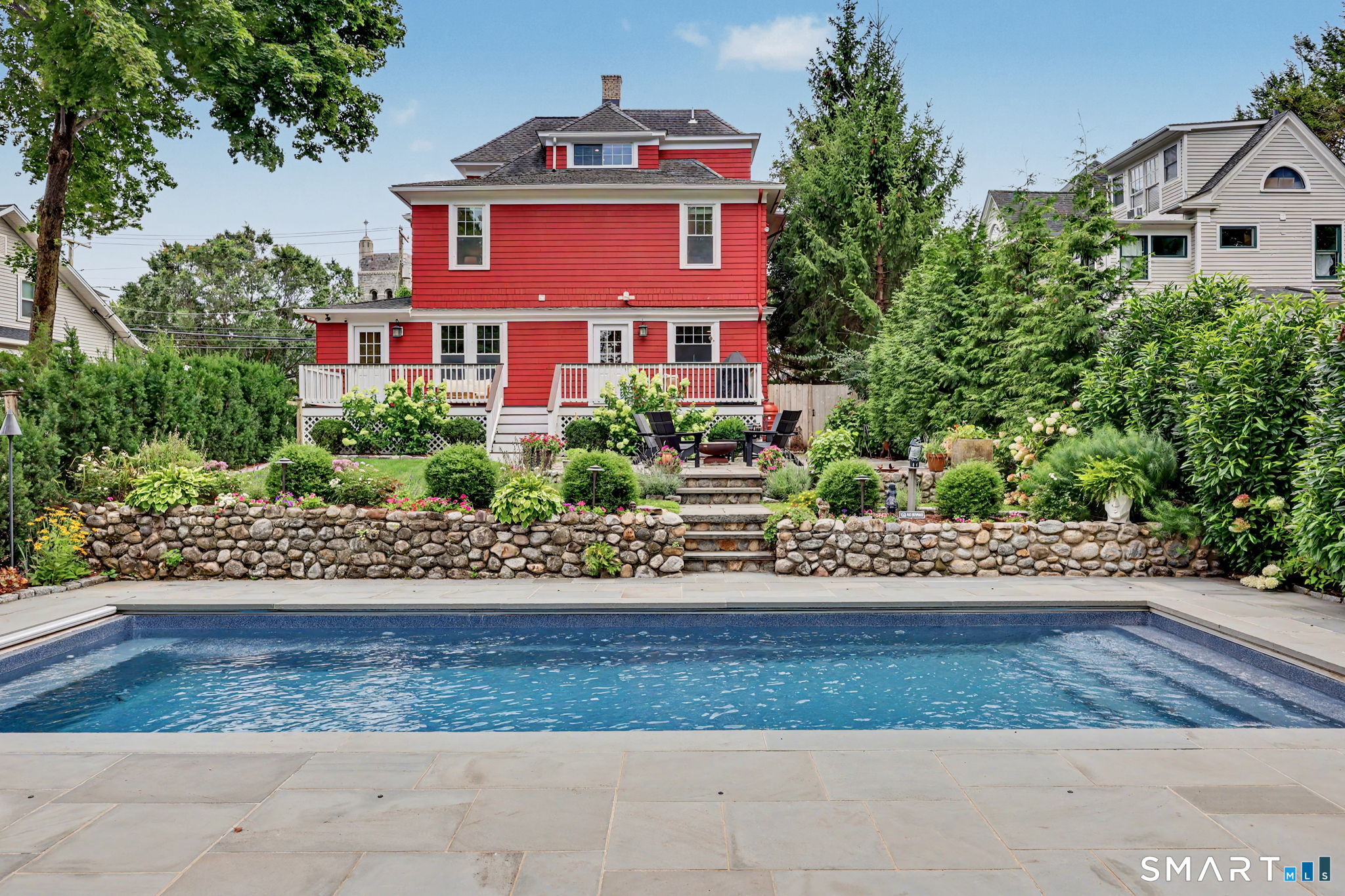 594 Stratfield Road photo 38