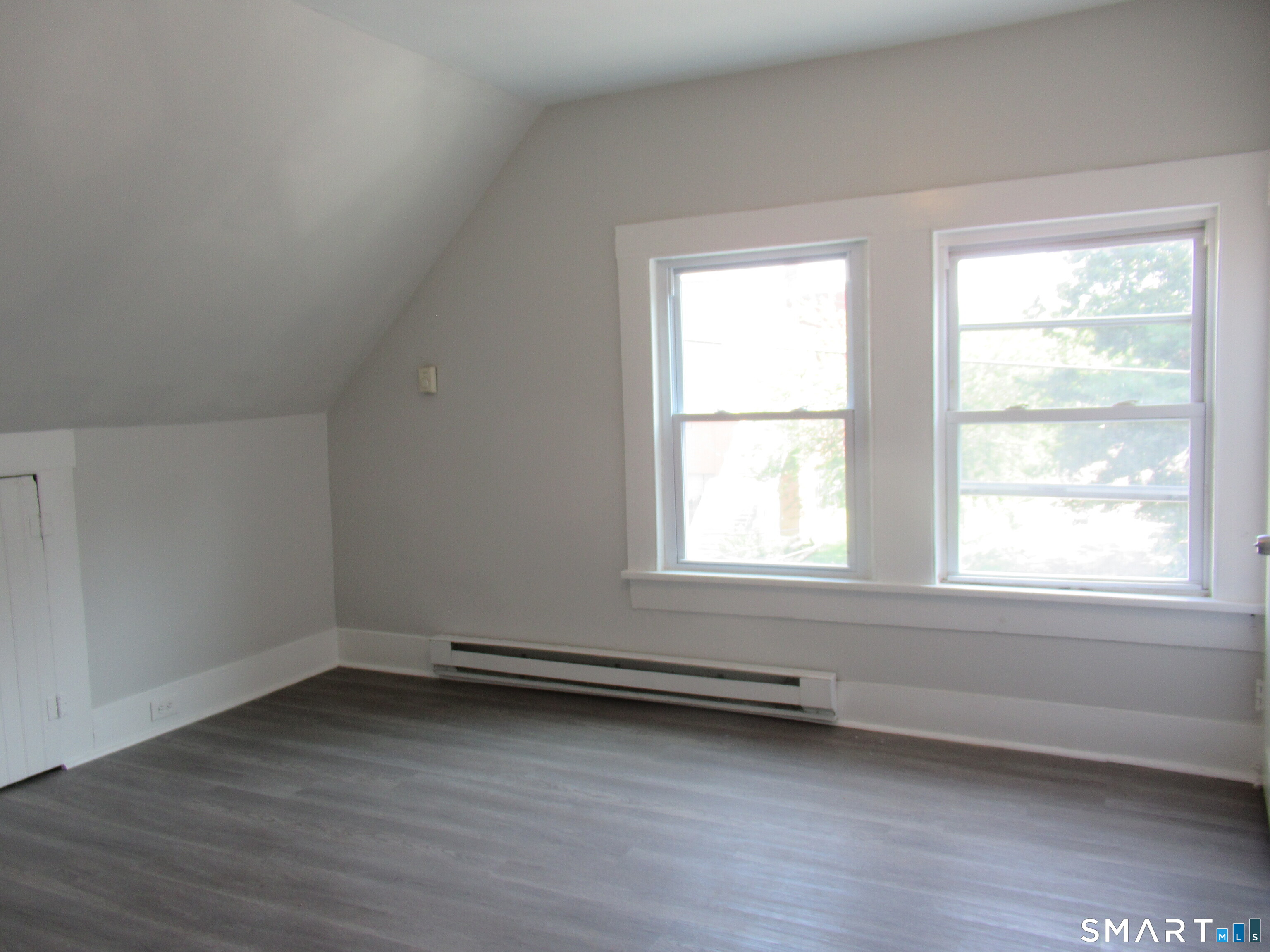 Foto 9 de Apartamento en renta en 81 Jetland Street #3, Bridgeport, CT — $1,900/mes