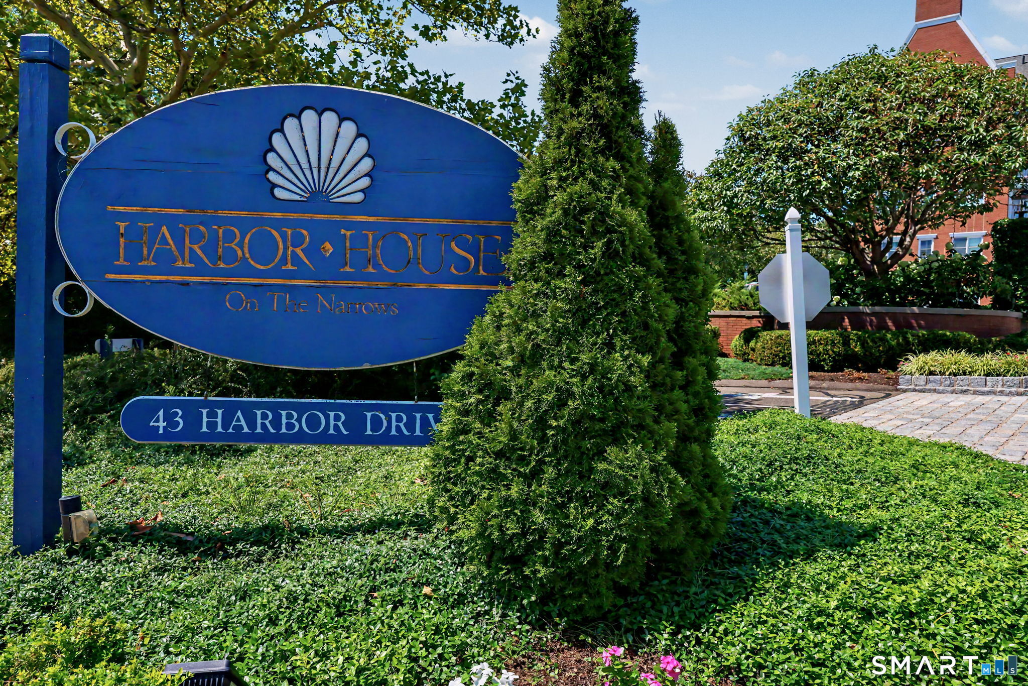 43 Harbor Drive, Stamford, Connecticut photo 1