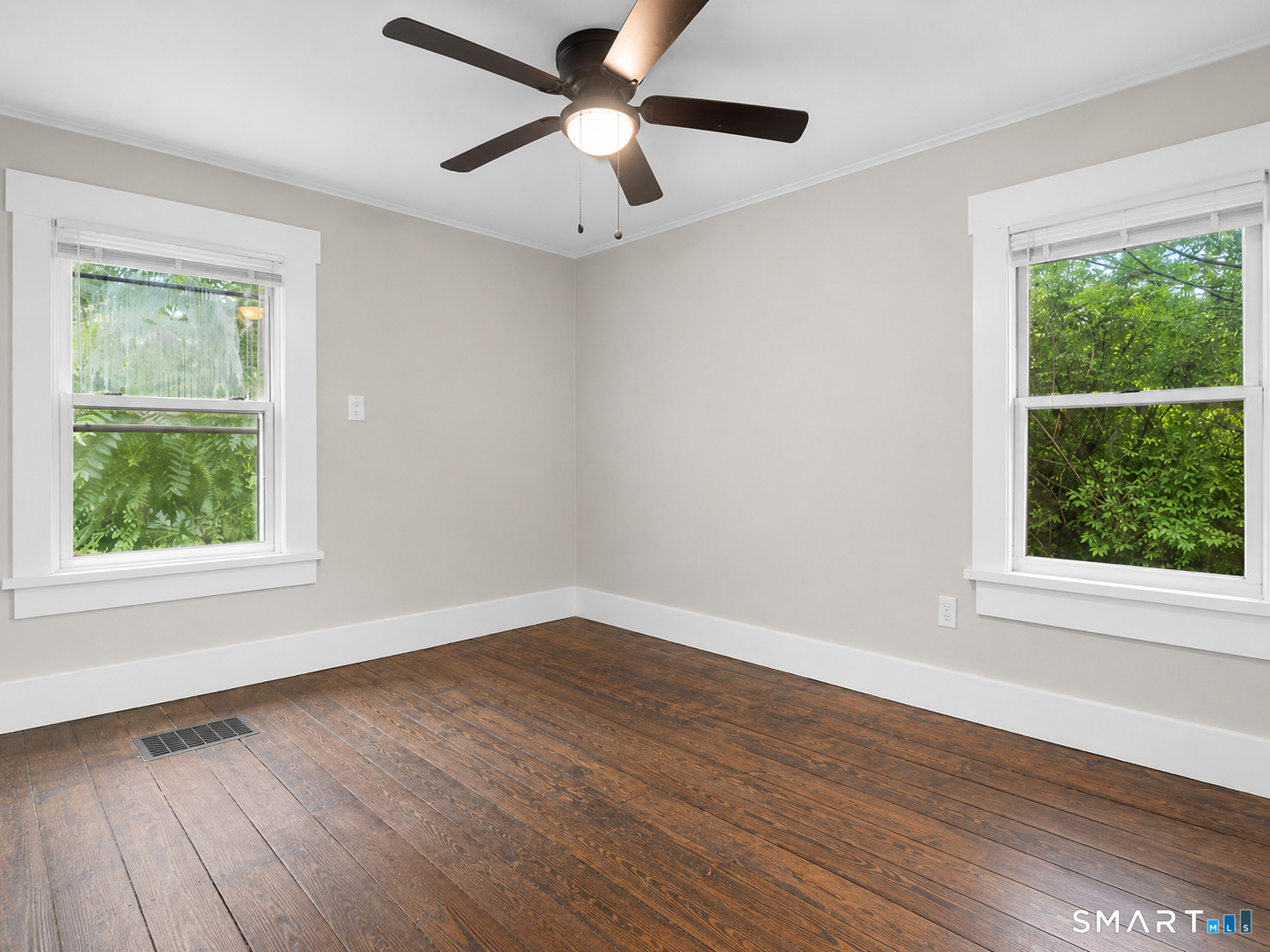 56 Evergreen Avenue photo 17
