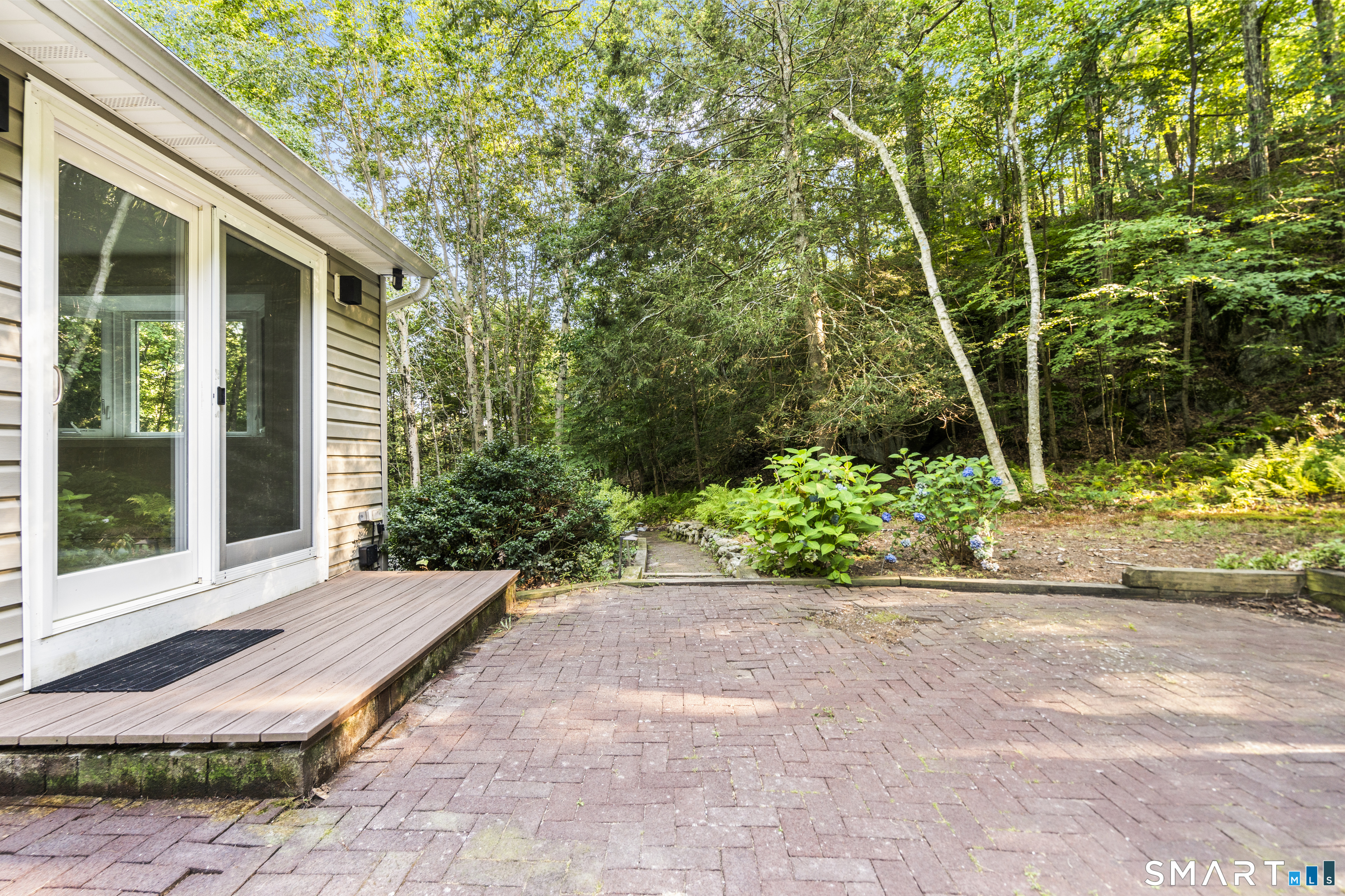 45 Edwards Road photo 37