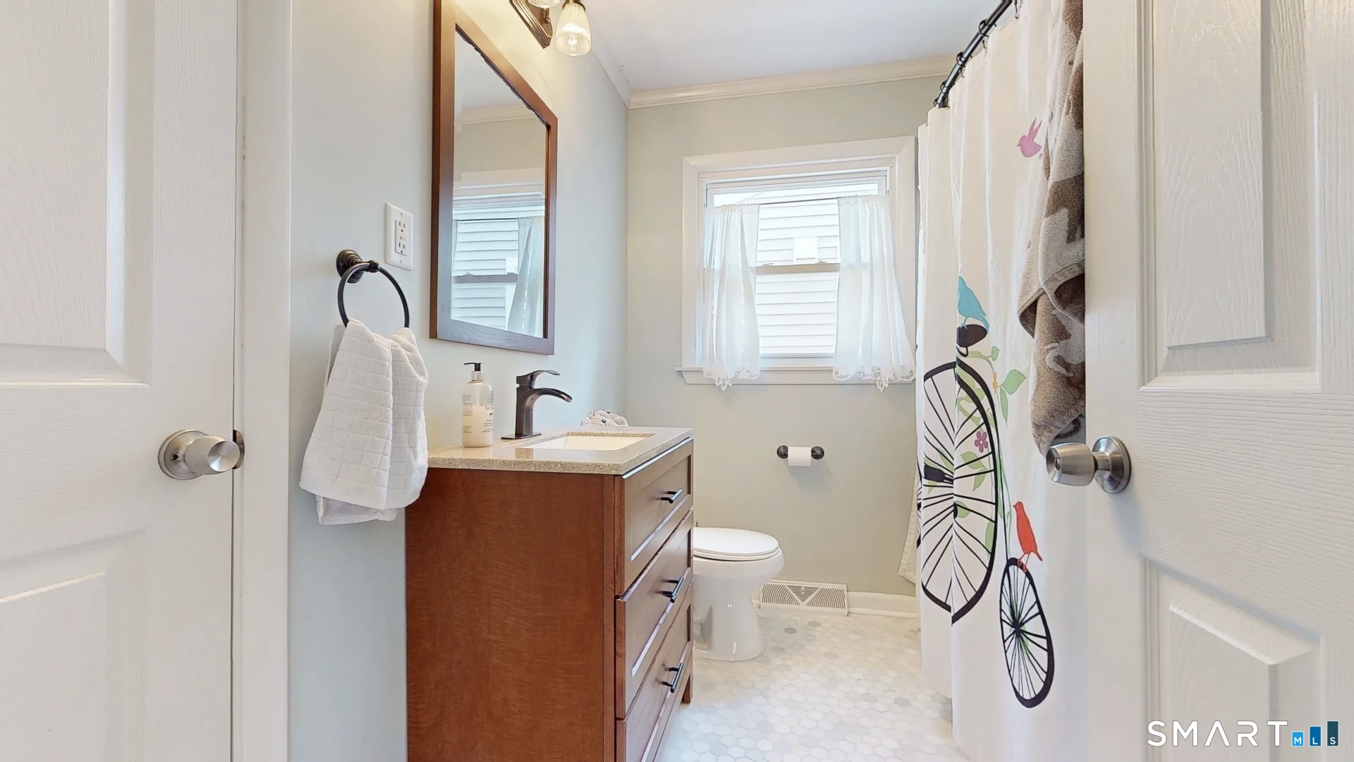 56 Harding Avenue photo 10