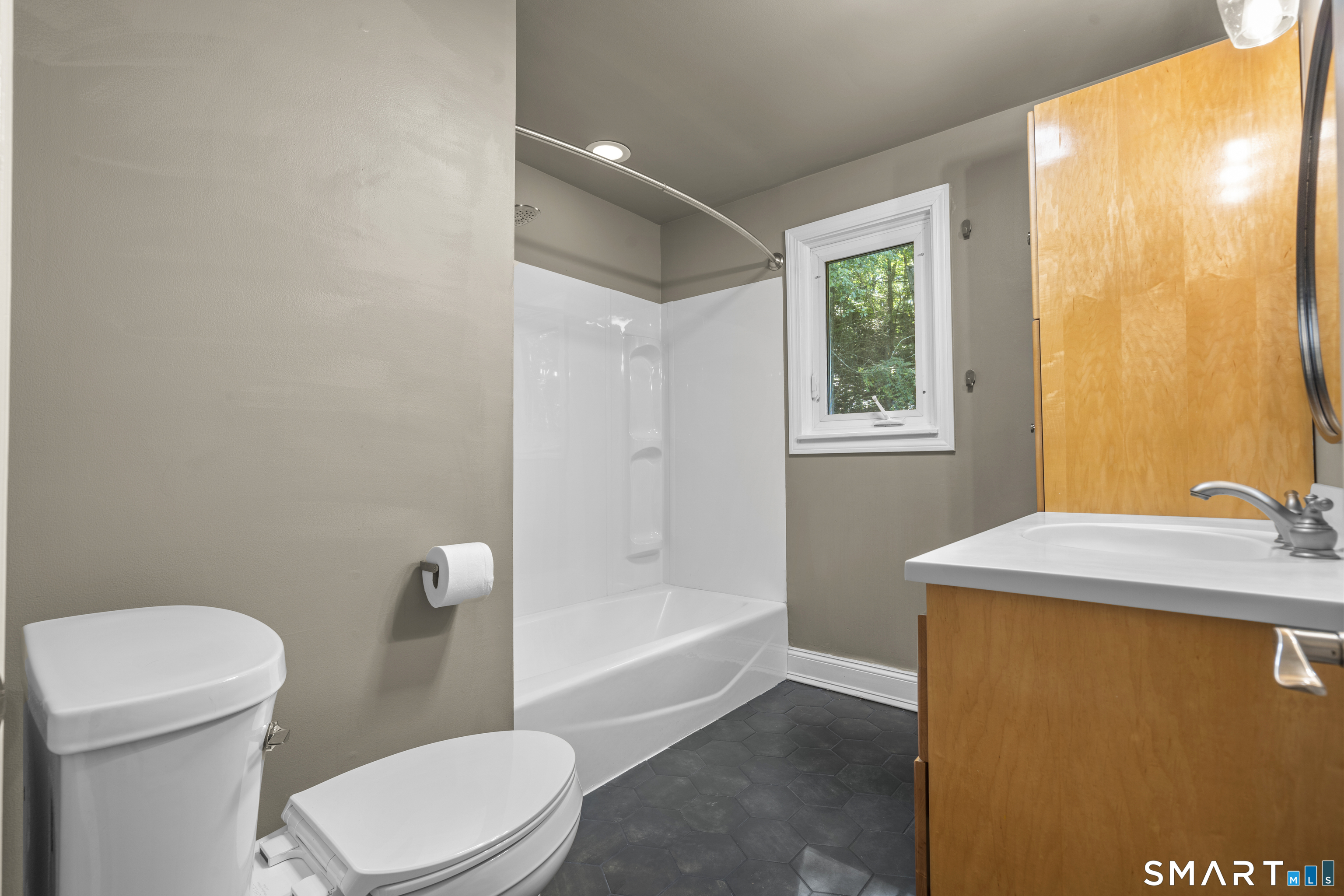 45 Edwards Road photo 15