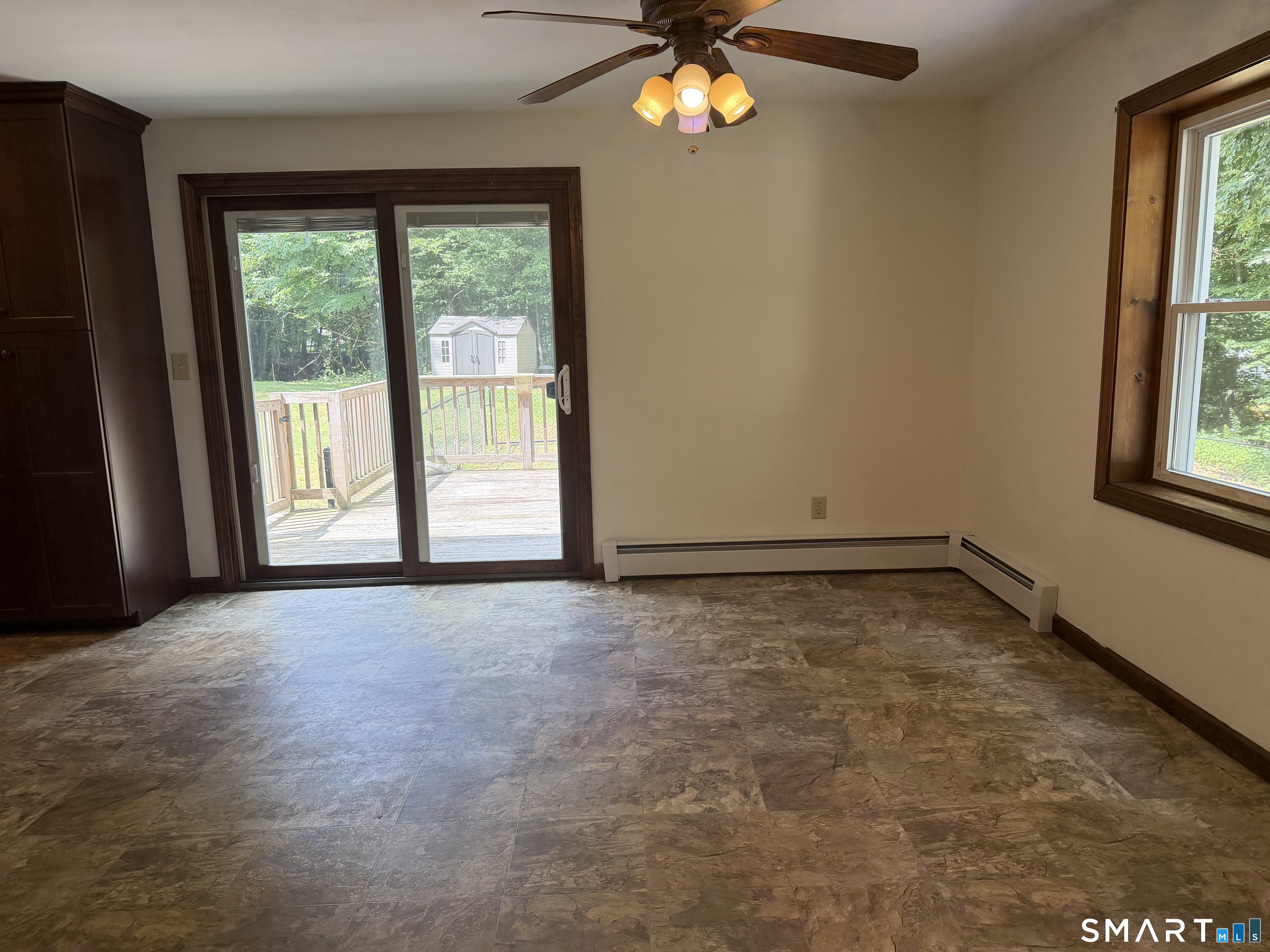 122 Standard Avenue photo 5