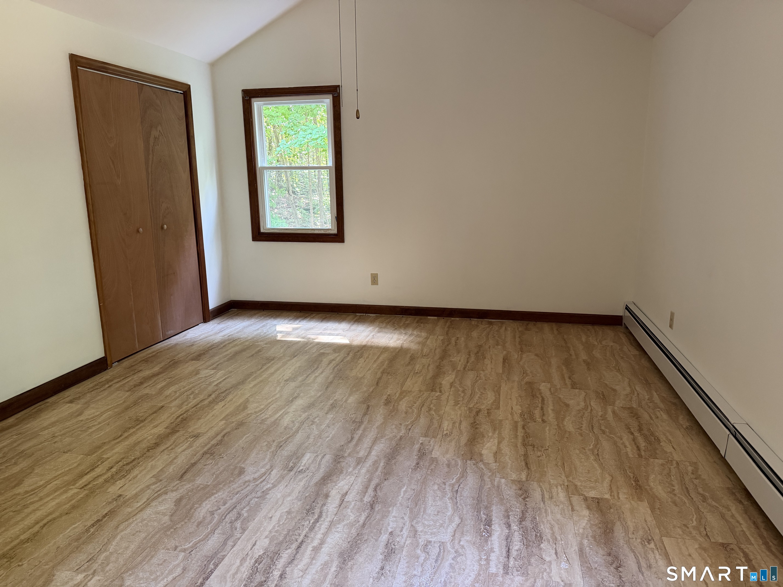 122 Standard Avenue photo 9