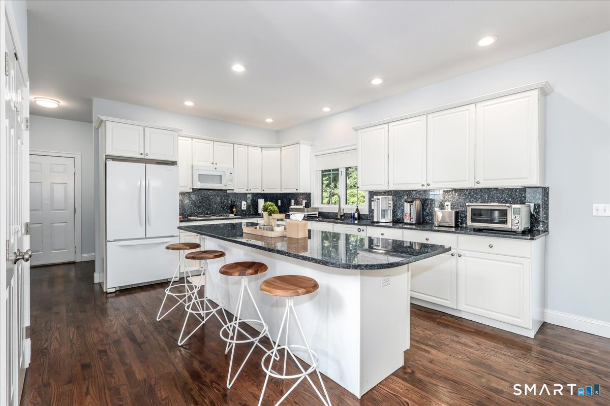 47 Ridgewood Terrace photo 8