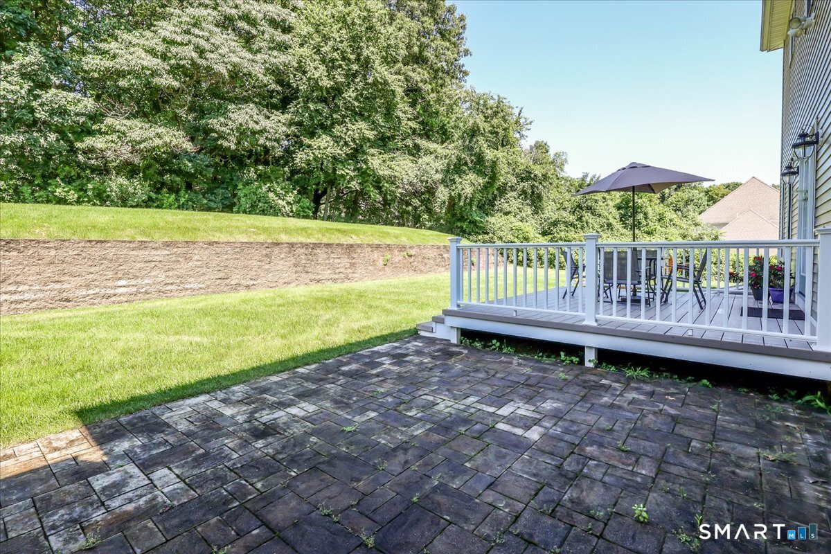 47 Ridgewood Terrace photo 32