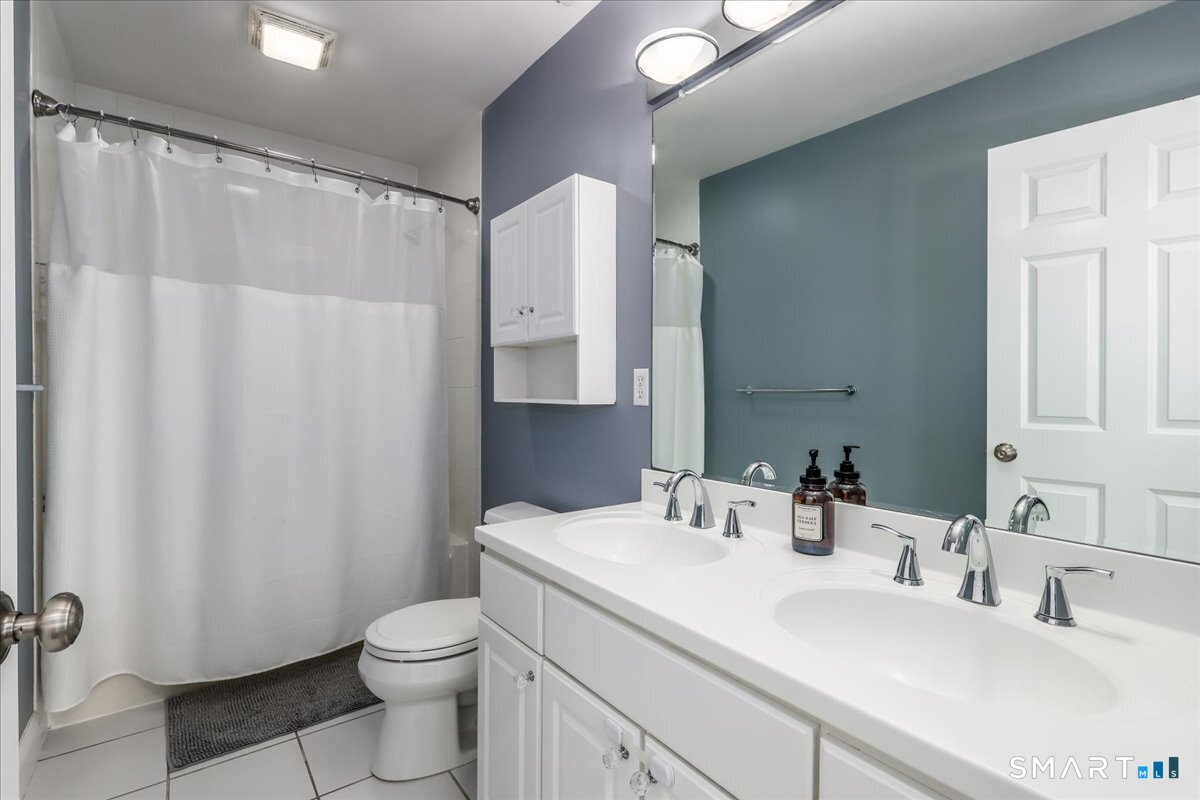 47 Ridgewood Terrace photo 29
