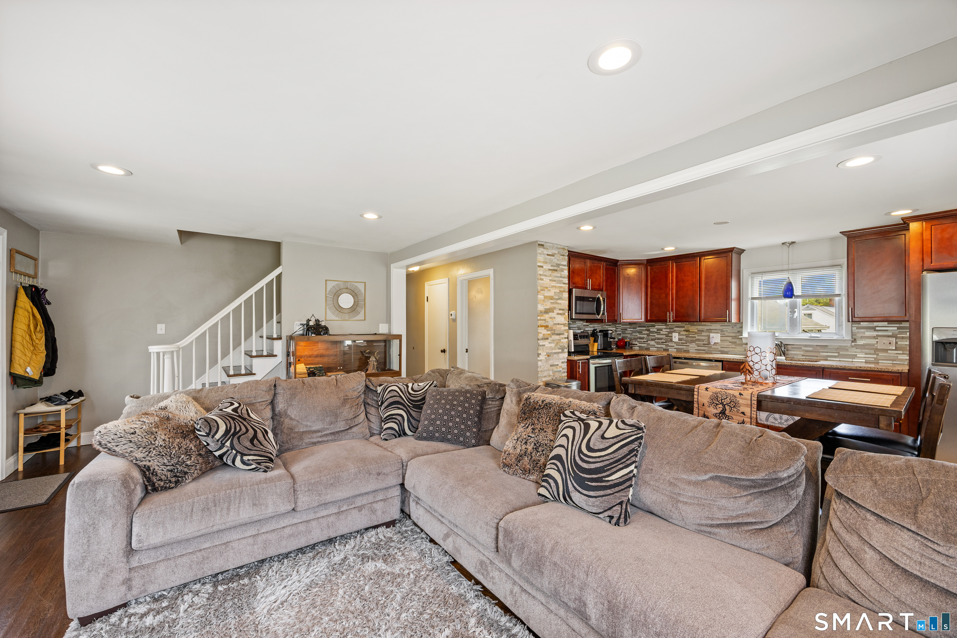 5th image of 38 Linwood St, Bristol, CT 06010 | MLS# 24197127