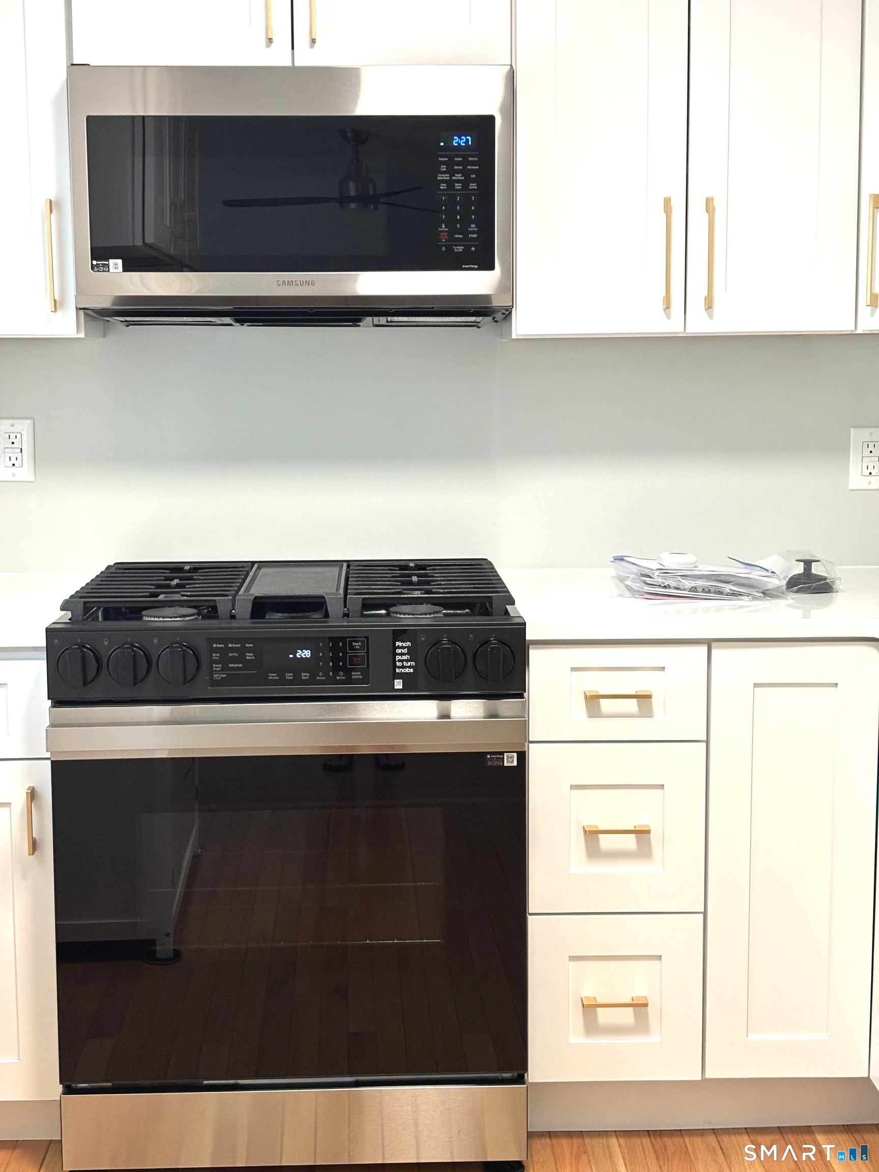 19 Greenbriar Drive photo 7