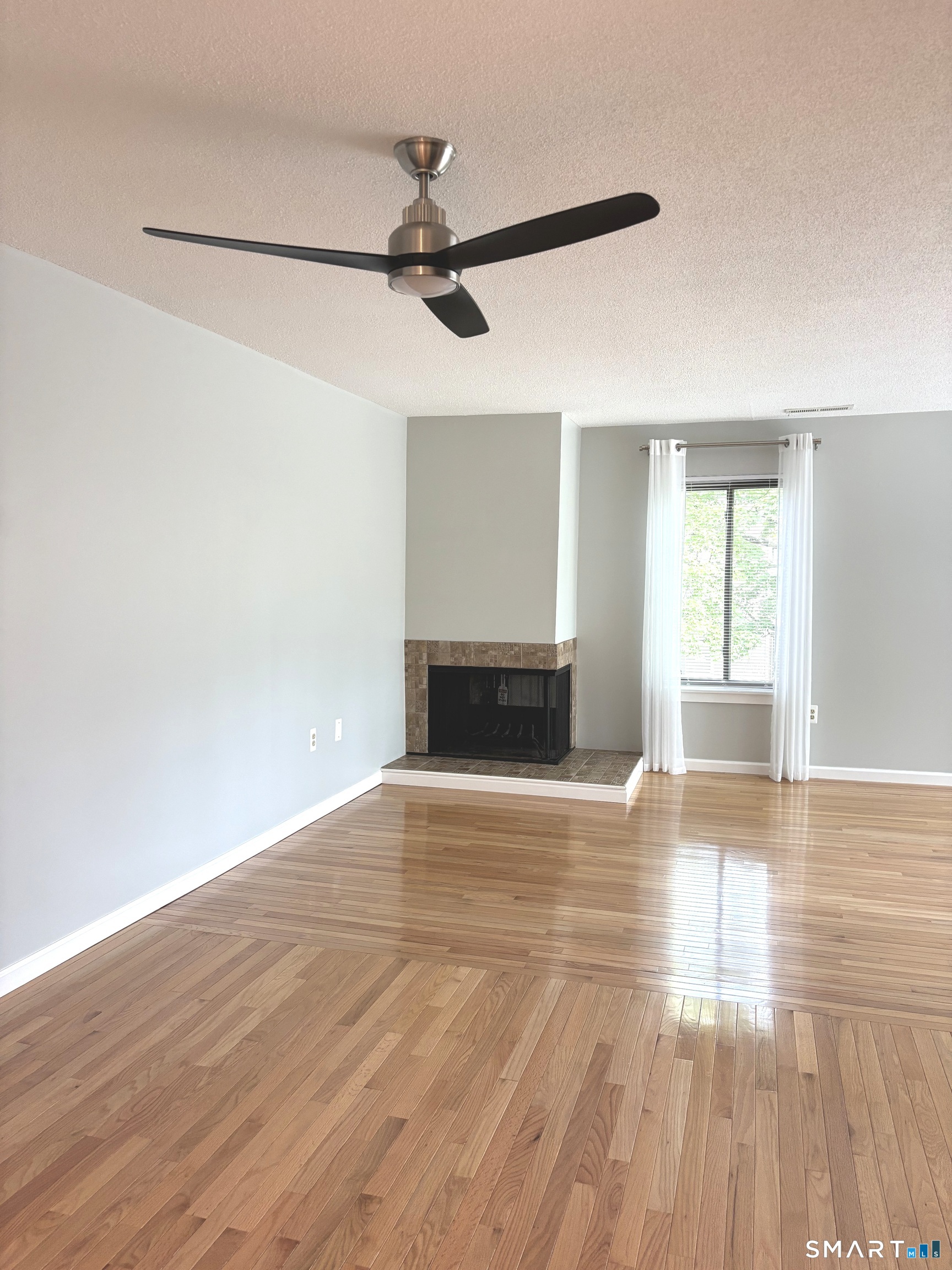 19 Greenbriar Drive photo 9