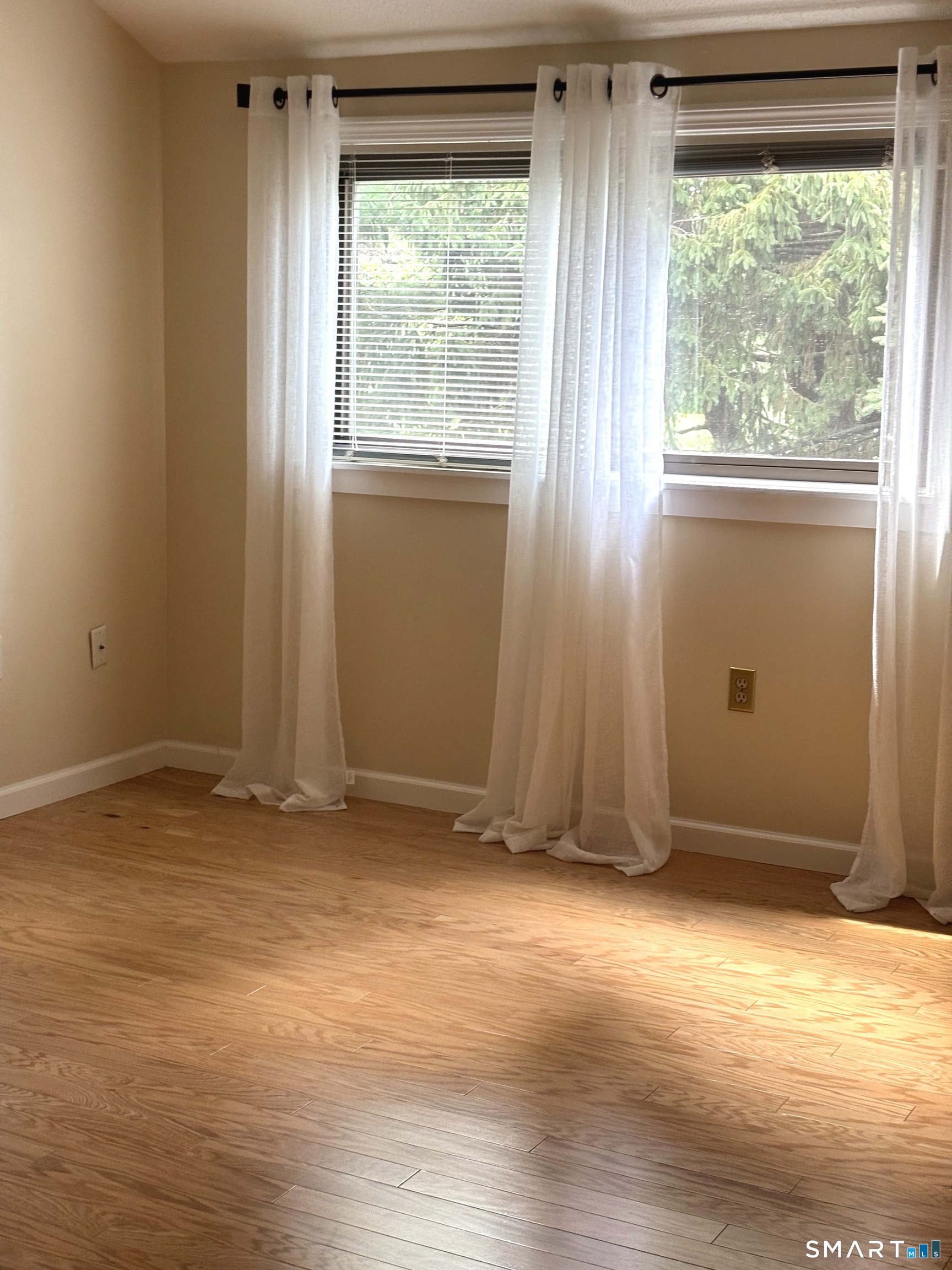 19 Greenbriar Drive photo 15