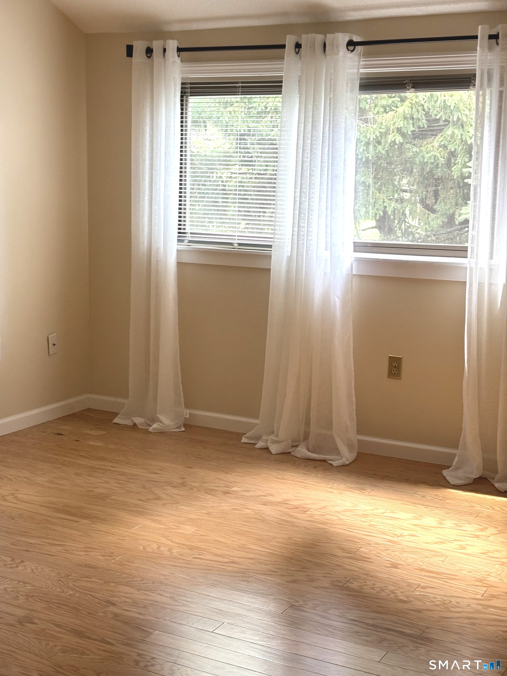 19 Greenbriar Drive photo 17