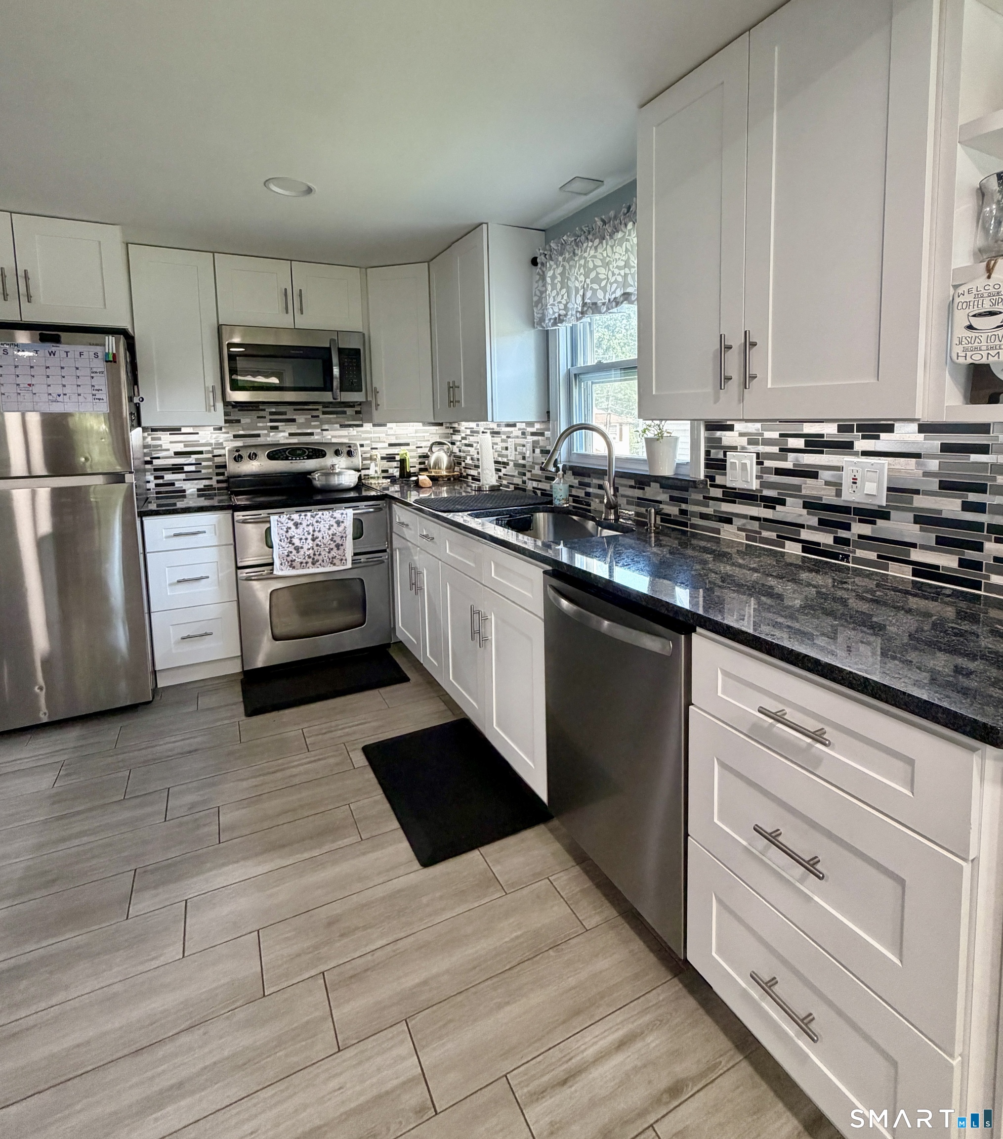 21 Whitman Street photo 4