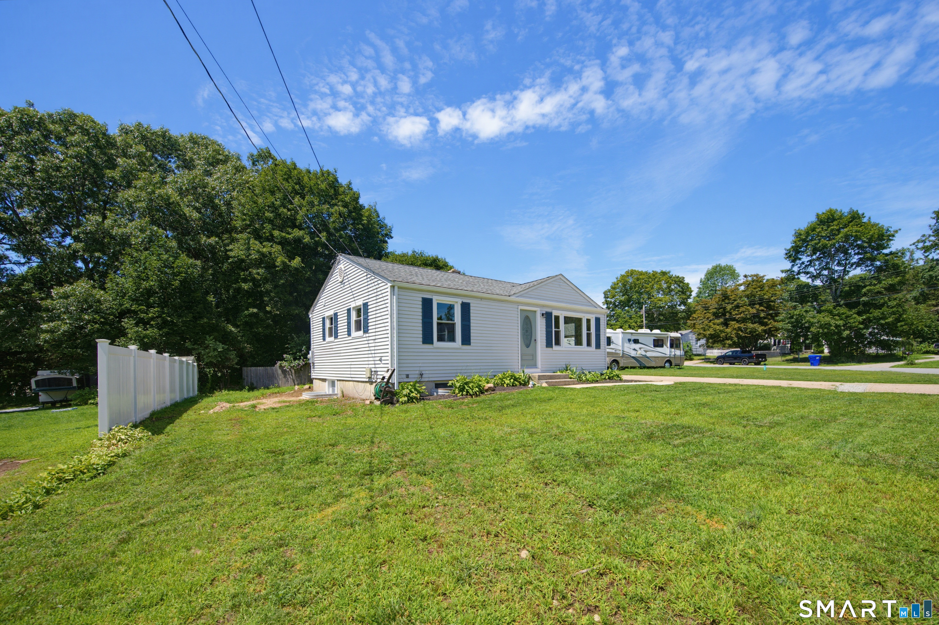 8 Cedar Drive photo 4