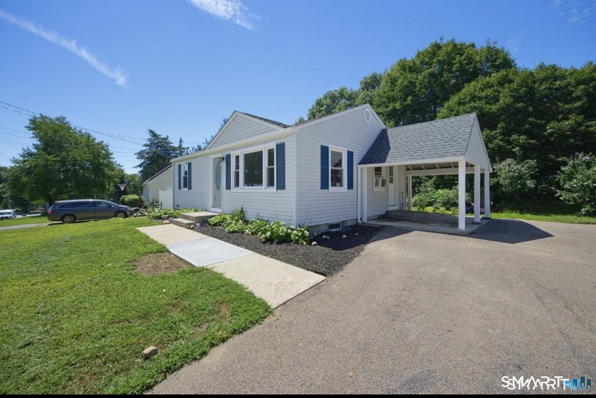 8 Cedar Drive photo 2