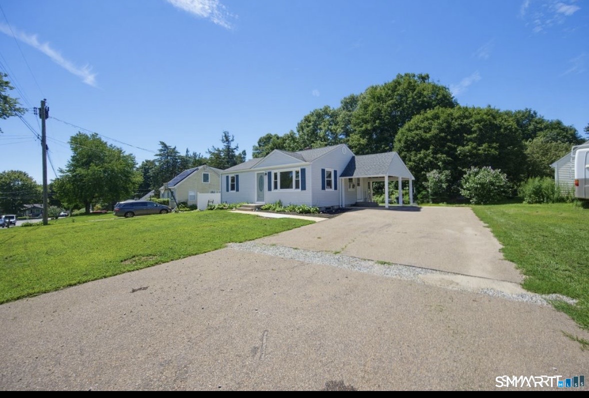8 Cedar Drive photo 3