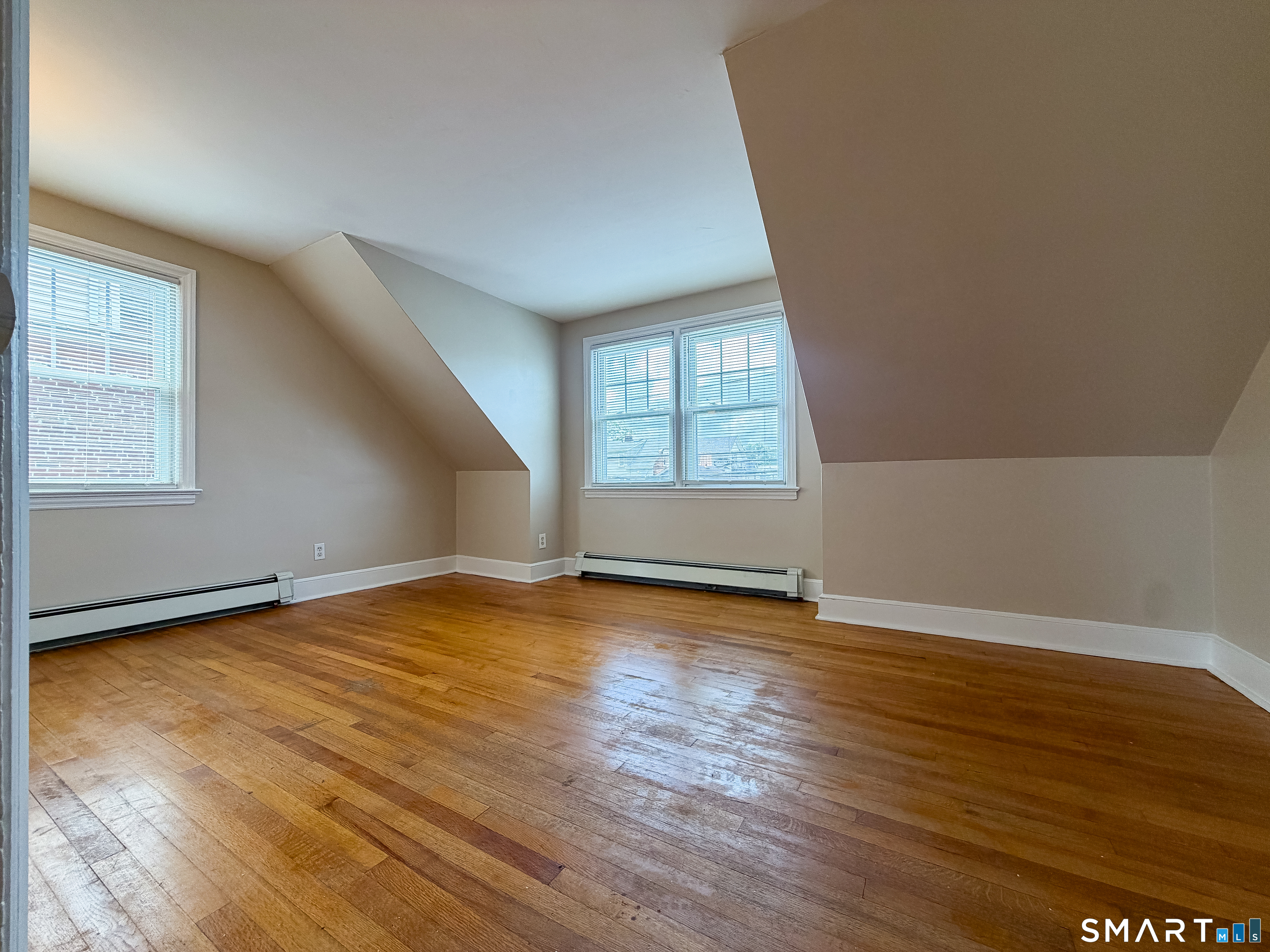 317 Lincoln Avenue photo 9