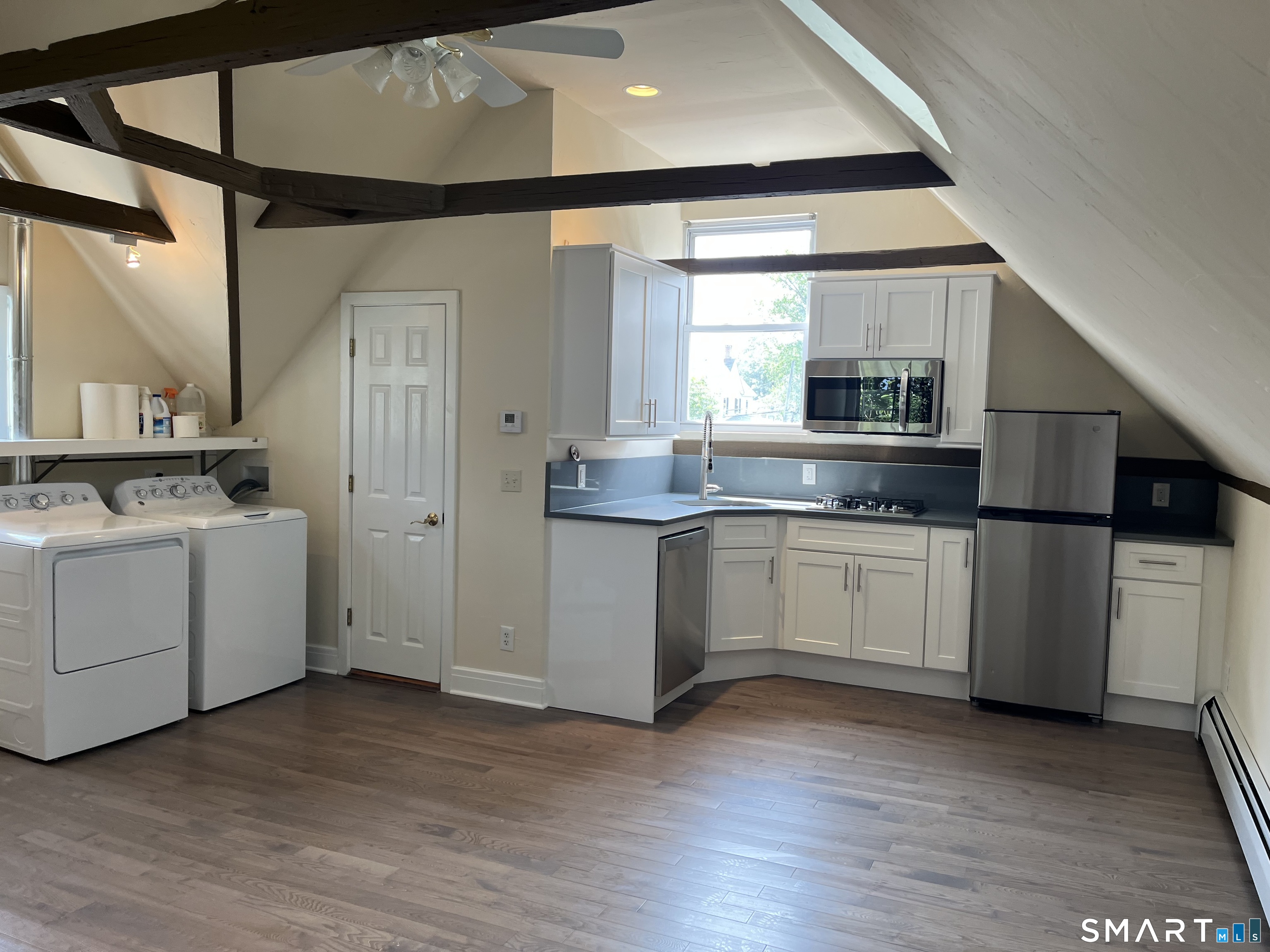 68 Leonard Street, Stamford, Connecticut photo 3