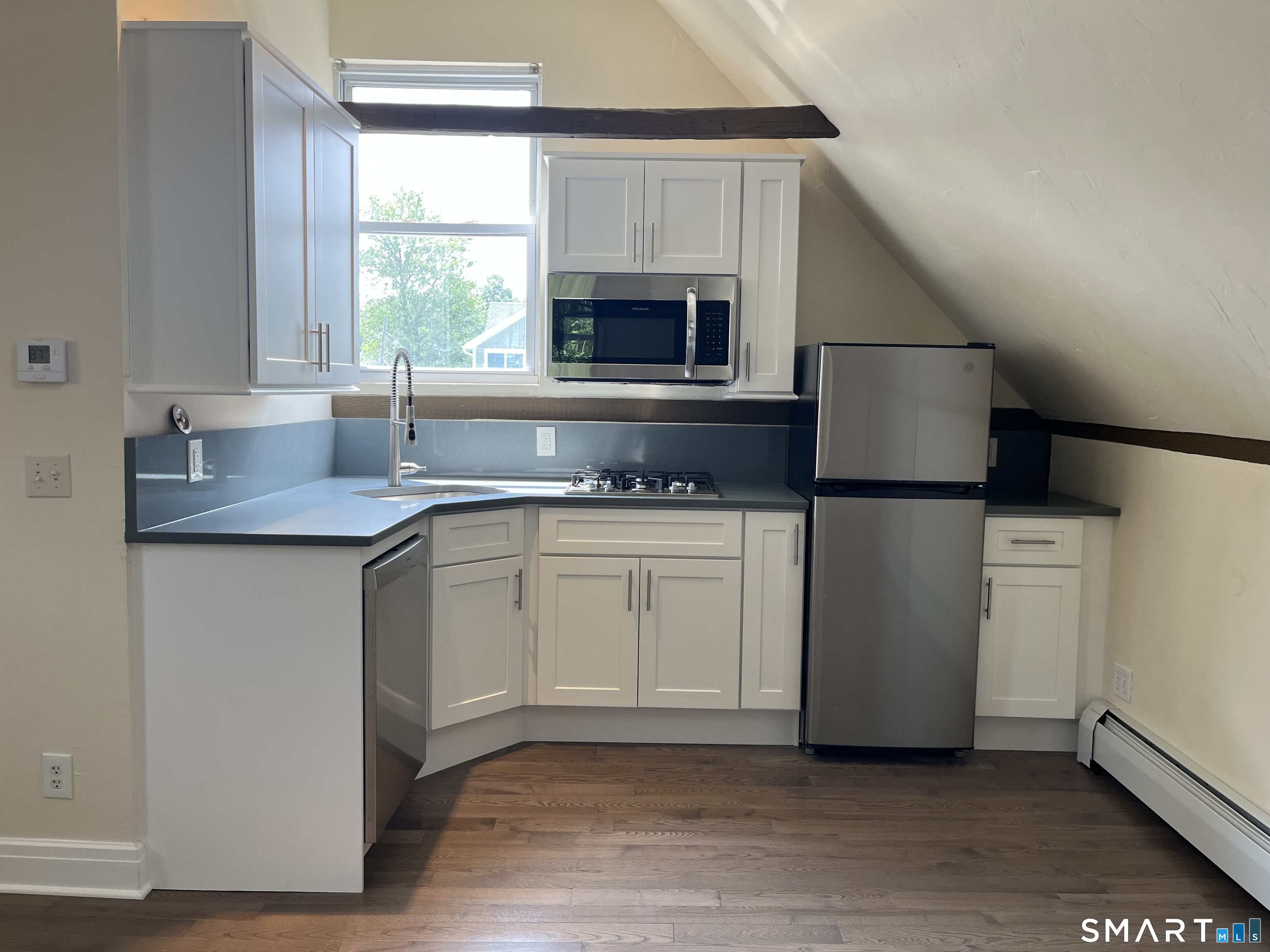 68 Leonard Street, Stamford, Connecticut photo 1
