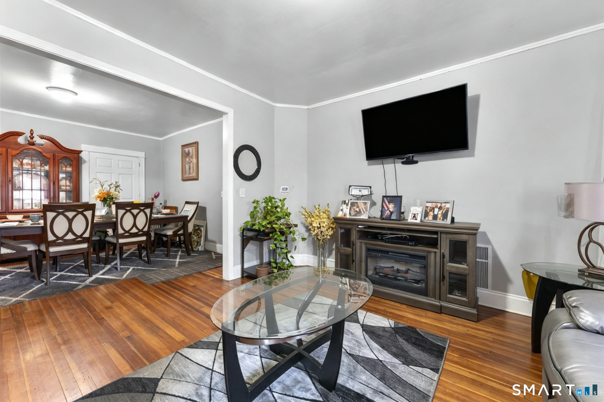 973 Howard Avenue photo 4