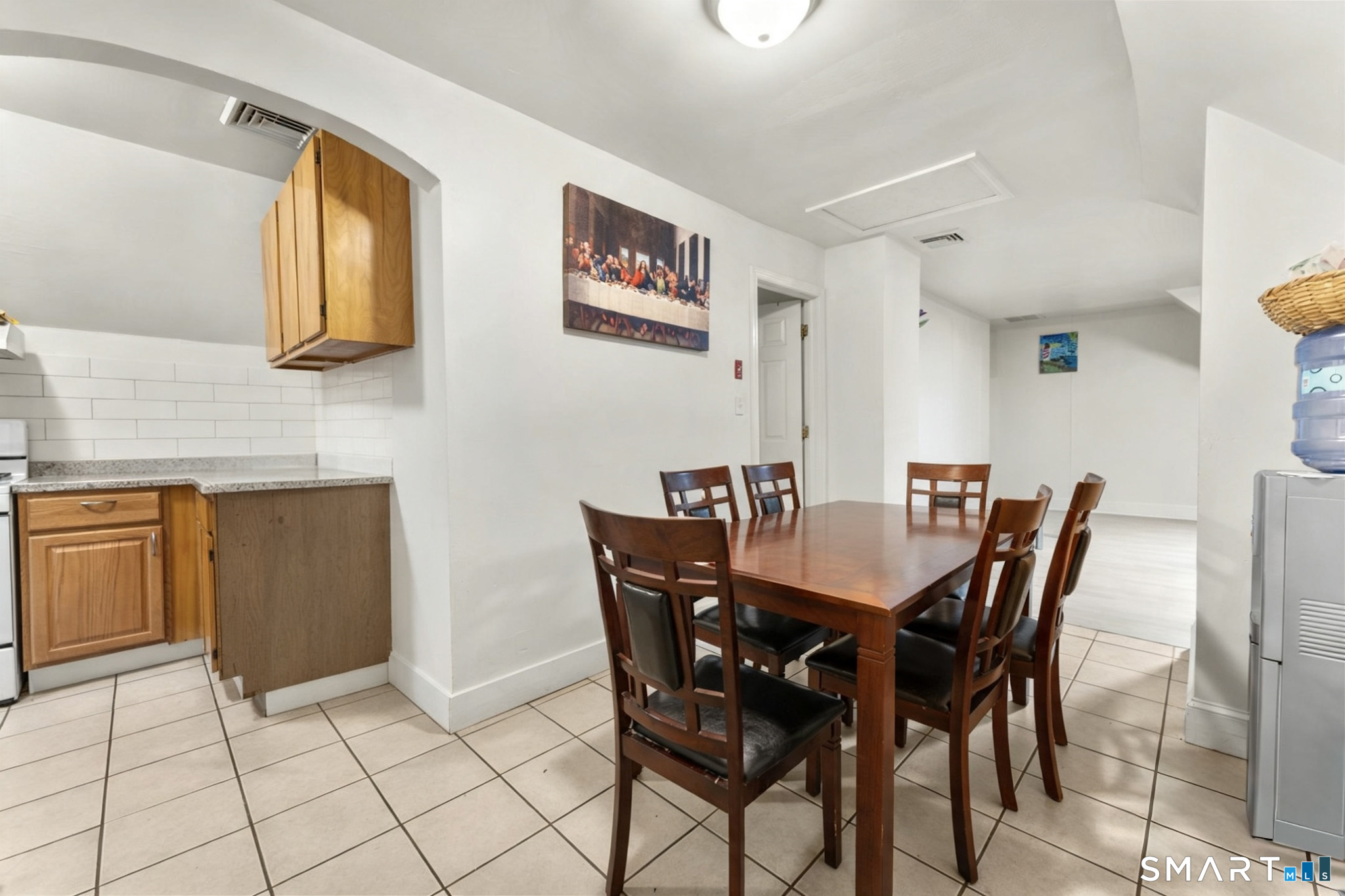 973 Howard Avenue photo 9