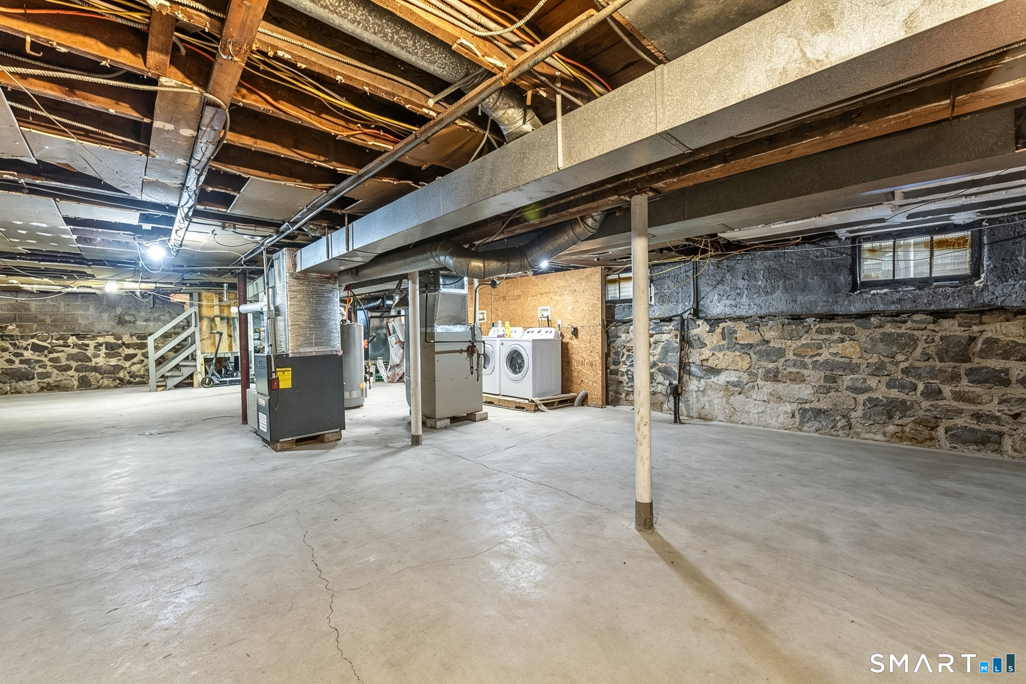 973 Howard Avenue photo 10