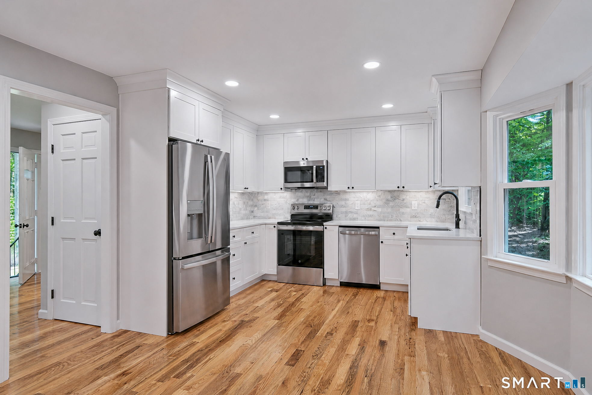 Photo 2 of Single family home for sale at 10 Leopard Dr, Sandy Hook, CT 06482 | MLS# 24193035 | Listing updated on 2026-08-24