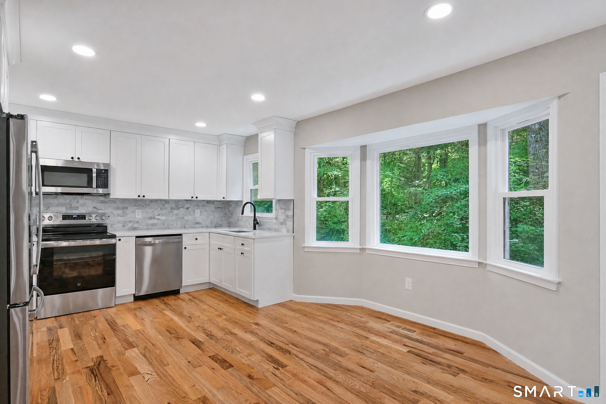 Photo 3 of Single family home for sale at 10 Leopard Dr, Sandy Hook, CT 06482 | MLS# 24193035 | Listing updated on 2026-08-24