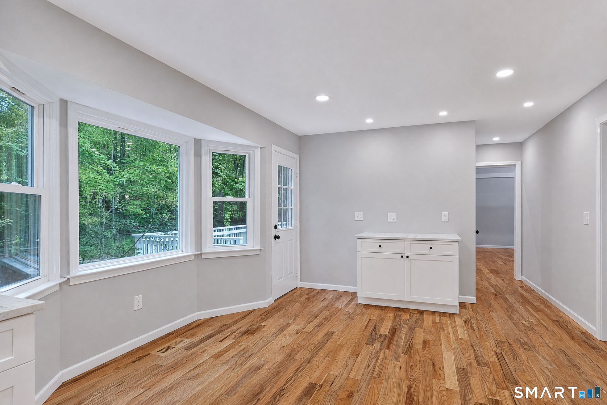 Photo 4 of Single family home for sale at 10 Leopard Dr, Sandy Hook, CT 06482 | MLS# 24193035 | Listing updated on 2026-08-24