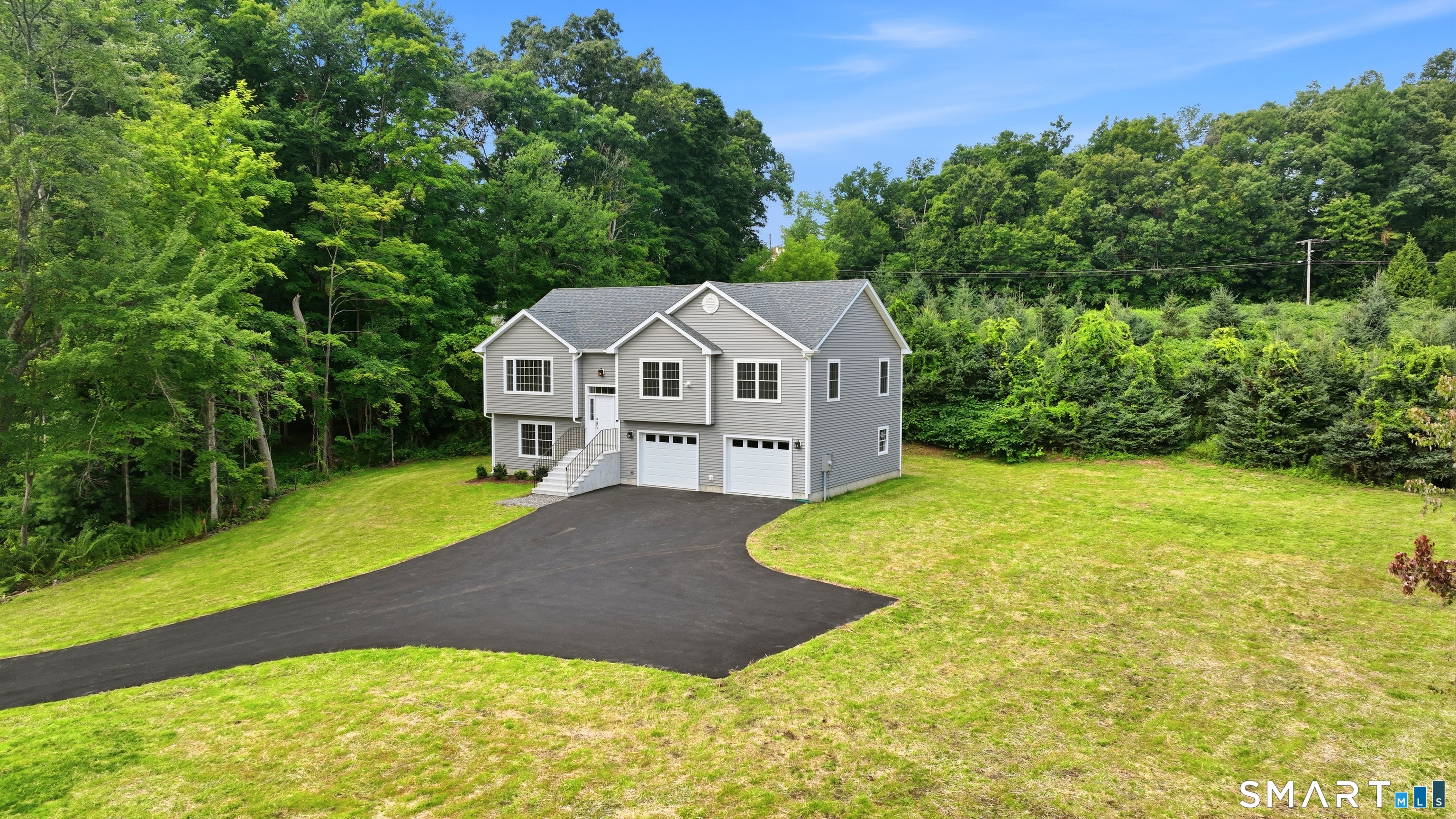 2nd image of 672 Vernon St, Manchester, CT 06042 | MLS# 24197529