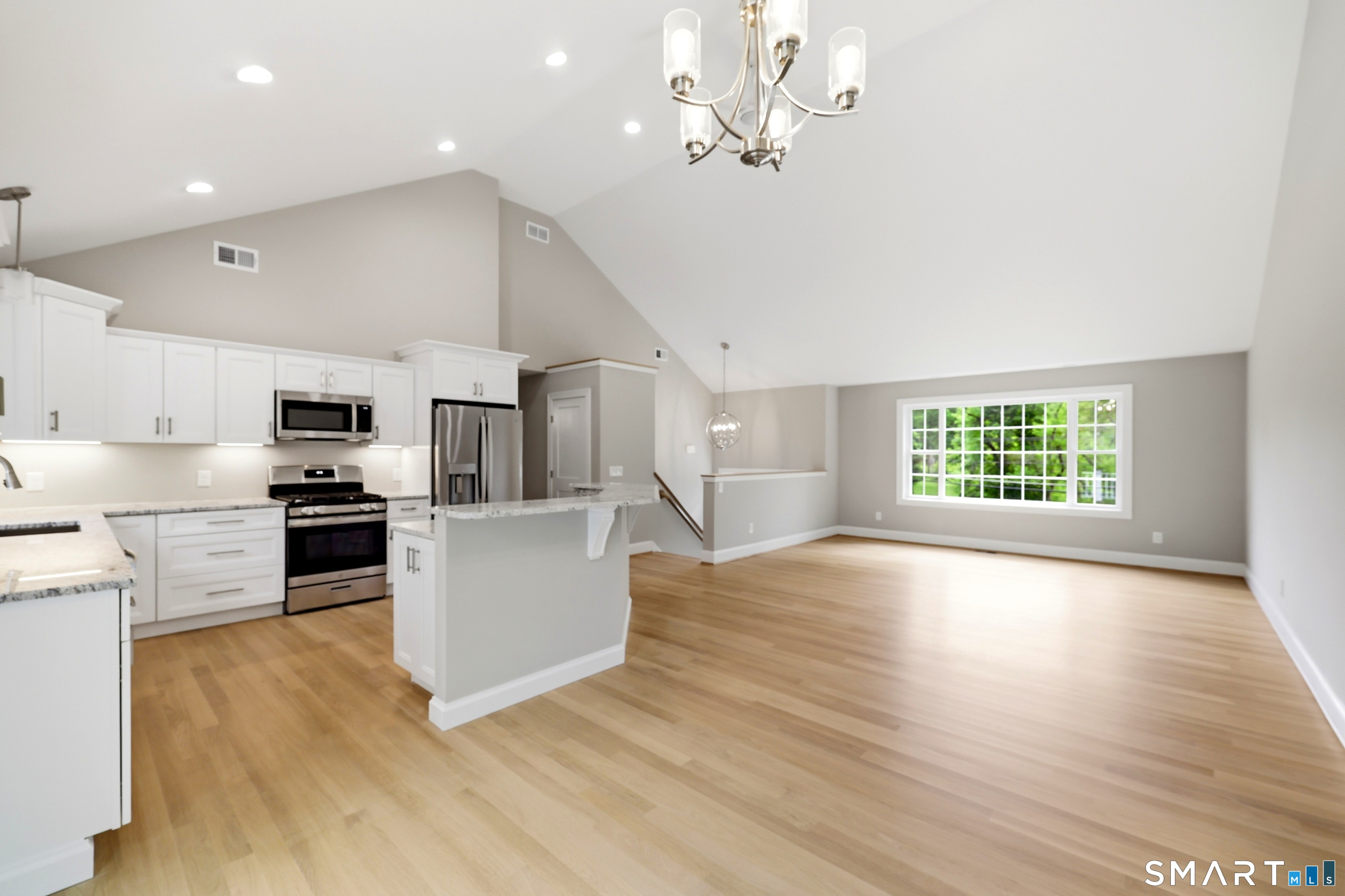 5th image of 672 Vernon St, Manchester, CT 06042 | MLS# 24197529