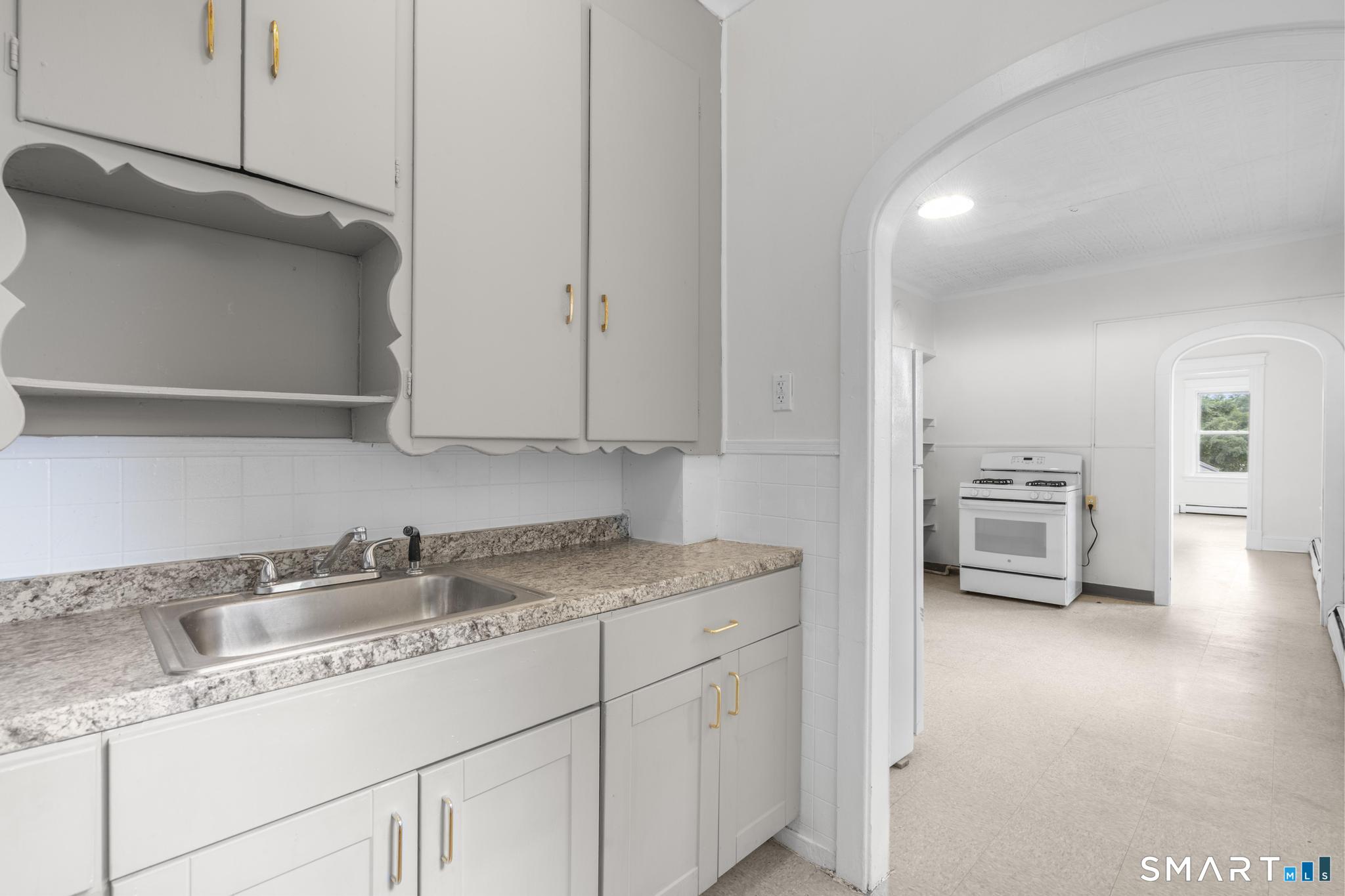 121 Wolcott Street photo 5