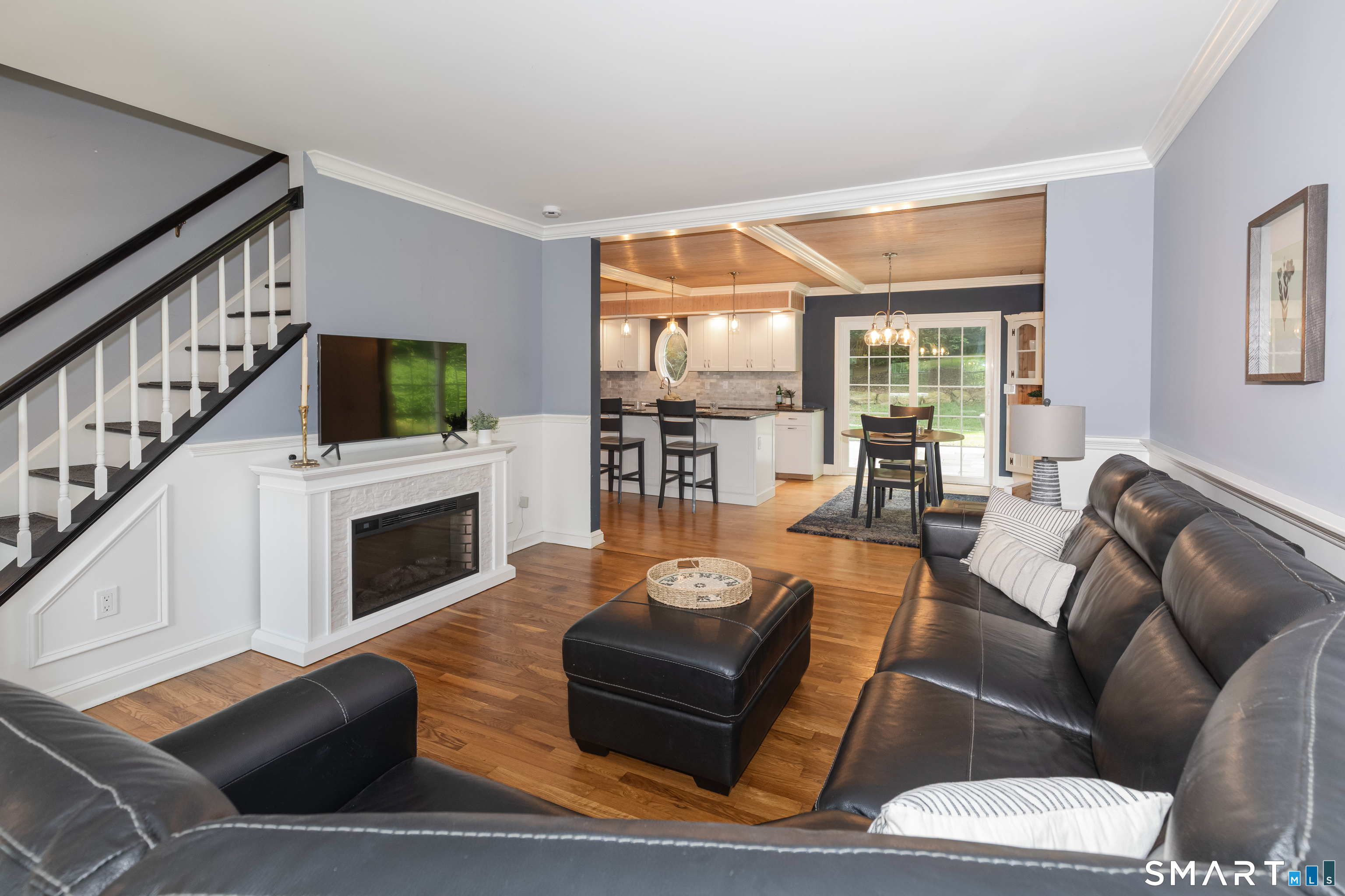 251 Lake Shore Drive photo 2