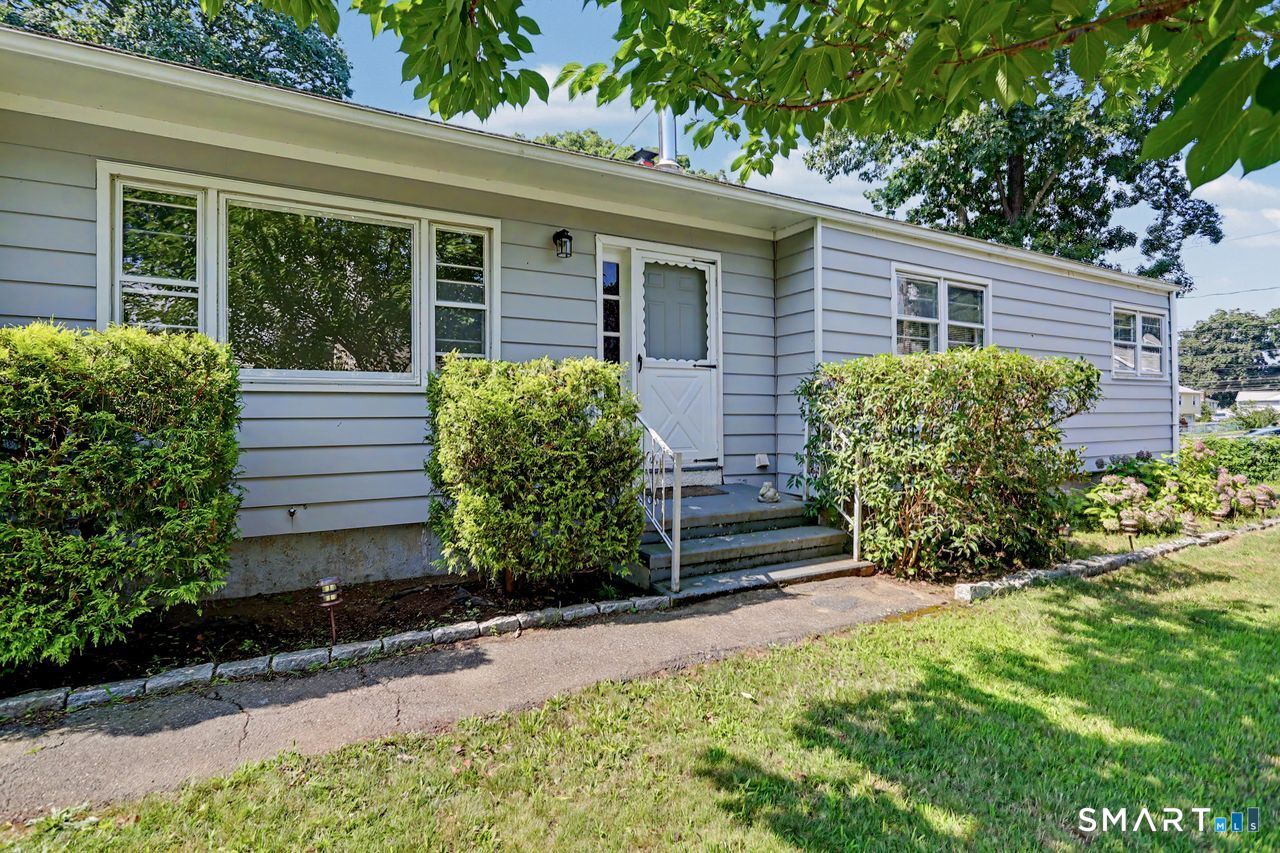 102 Andrews Avenue photo 29