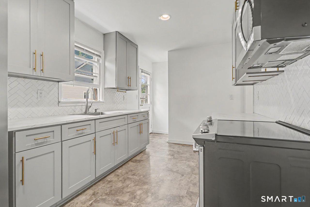 102 Andrews Avenue photo 4