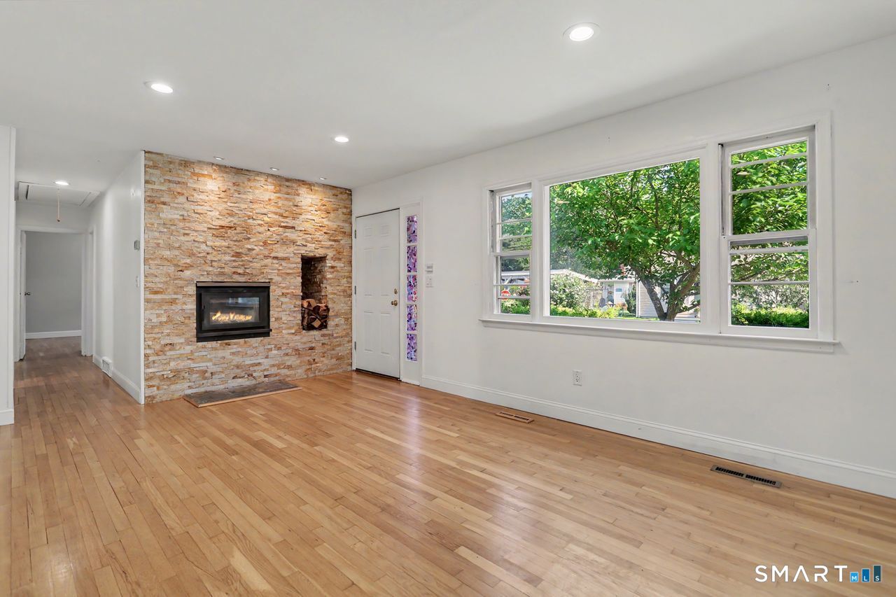 102 Andrews Avenue photo 9