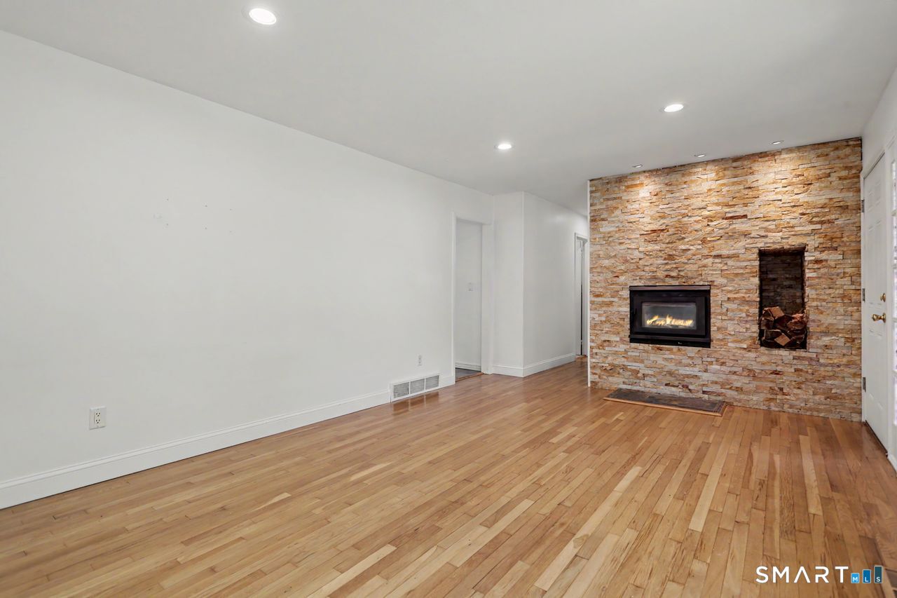 102 Andrews Avenue photo 10
