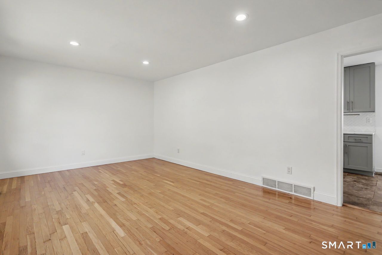 102 Andrews Avenue photo 11