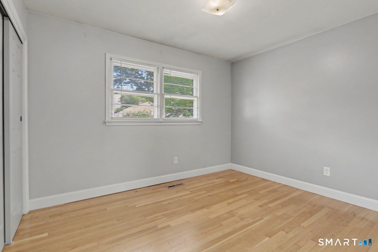 102 Andrews Avenue photo 16