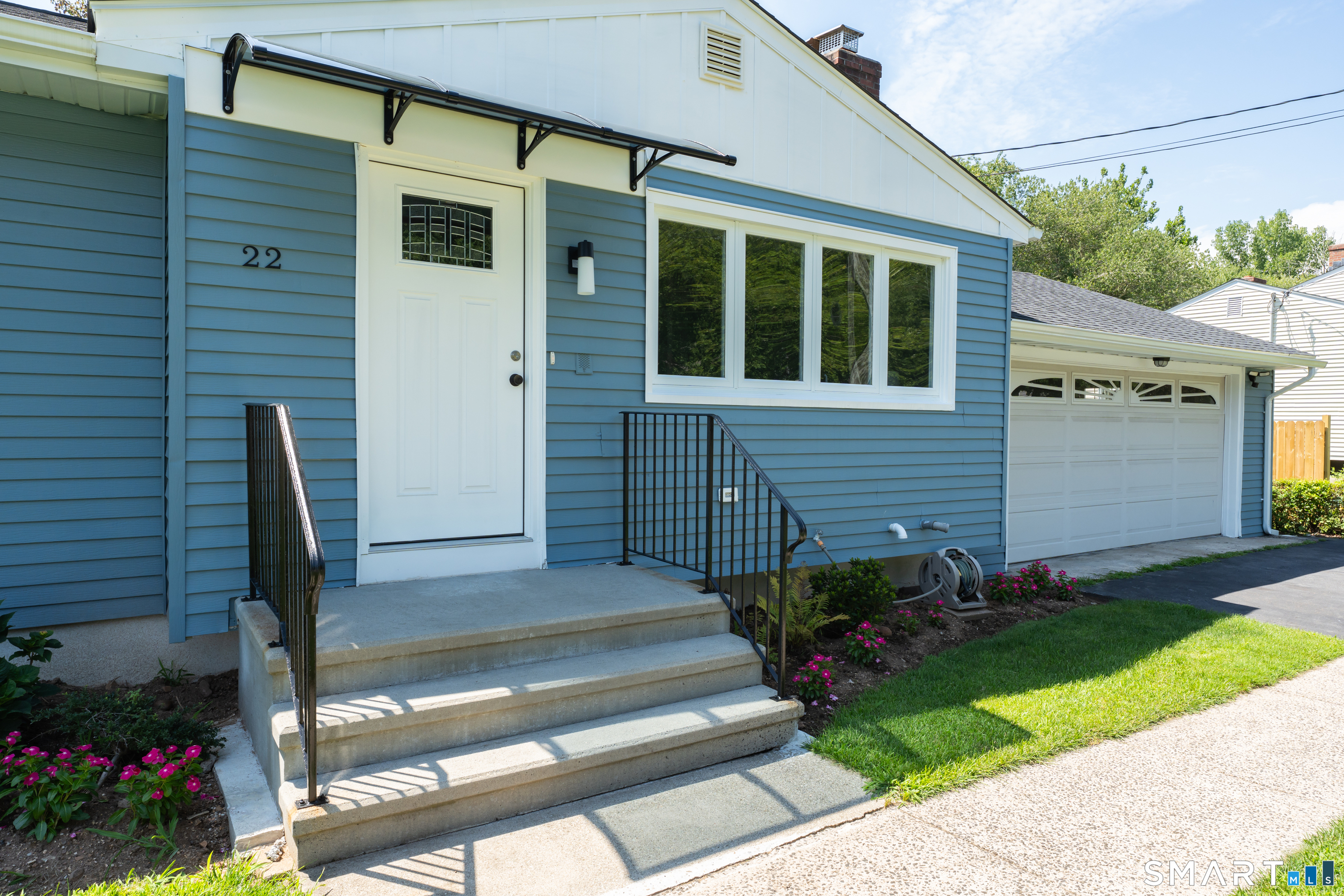 22 Victoria Drive photo 4