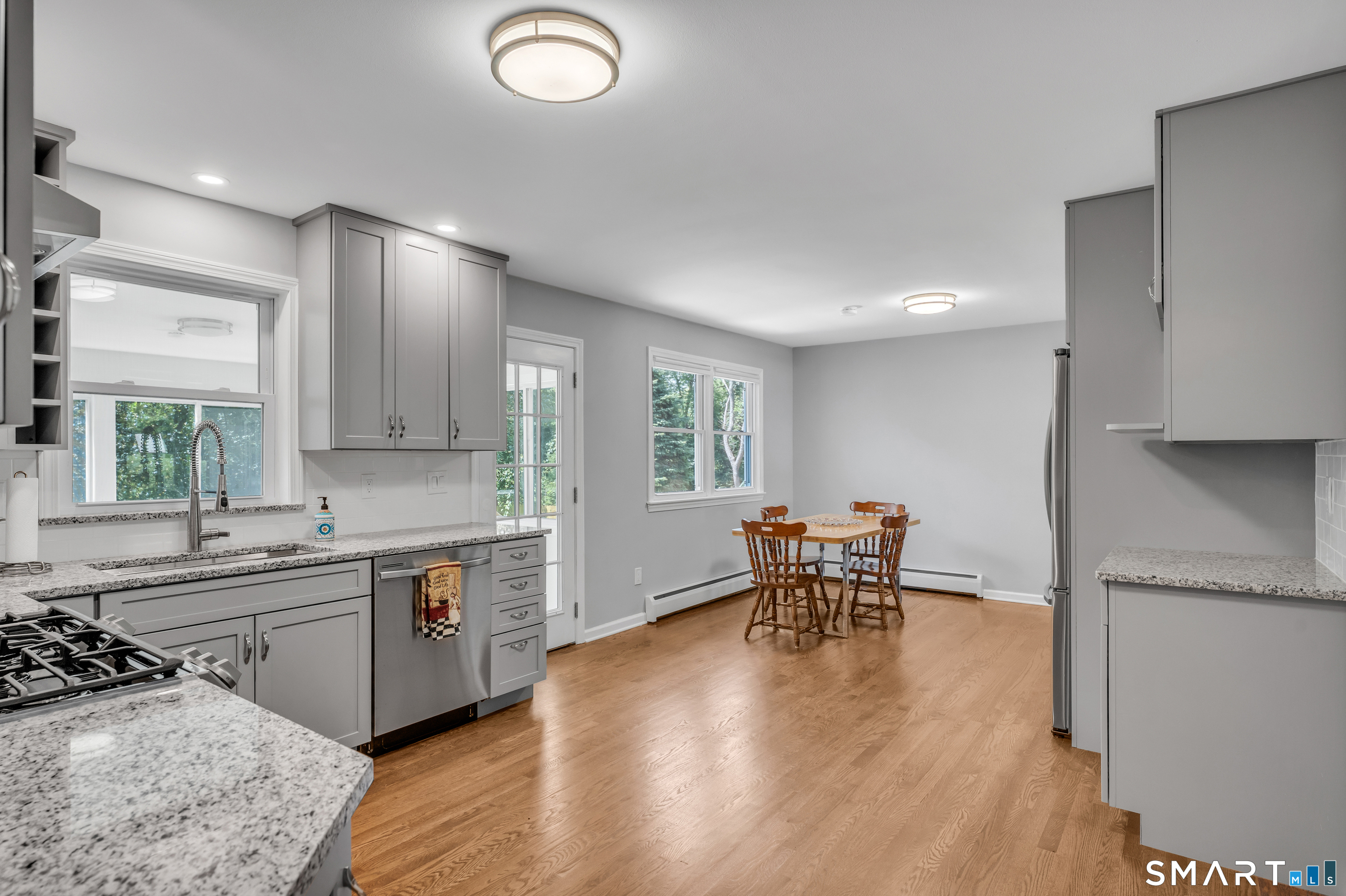 22 Victoria Drive photo 9