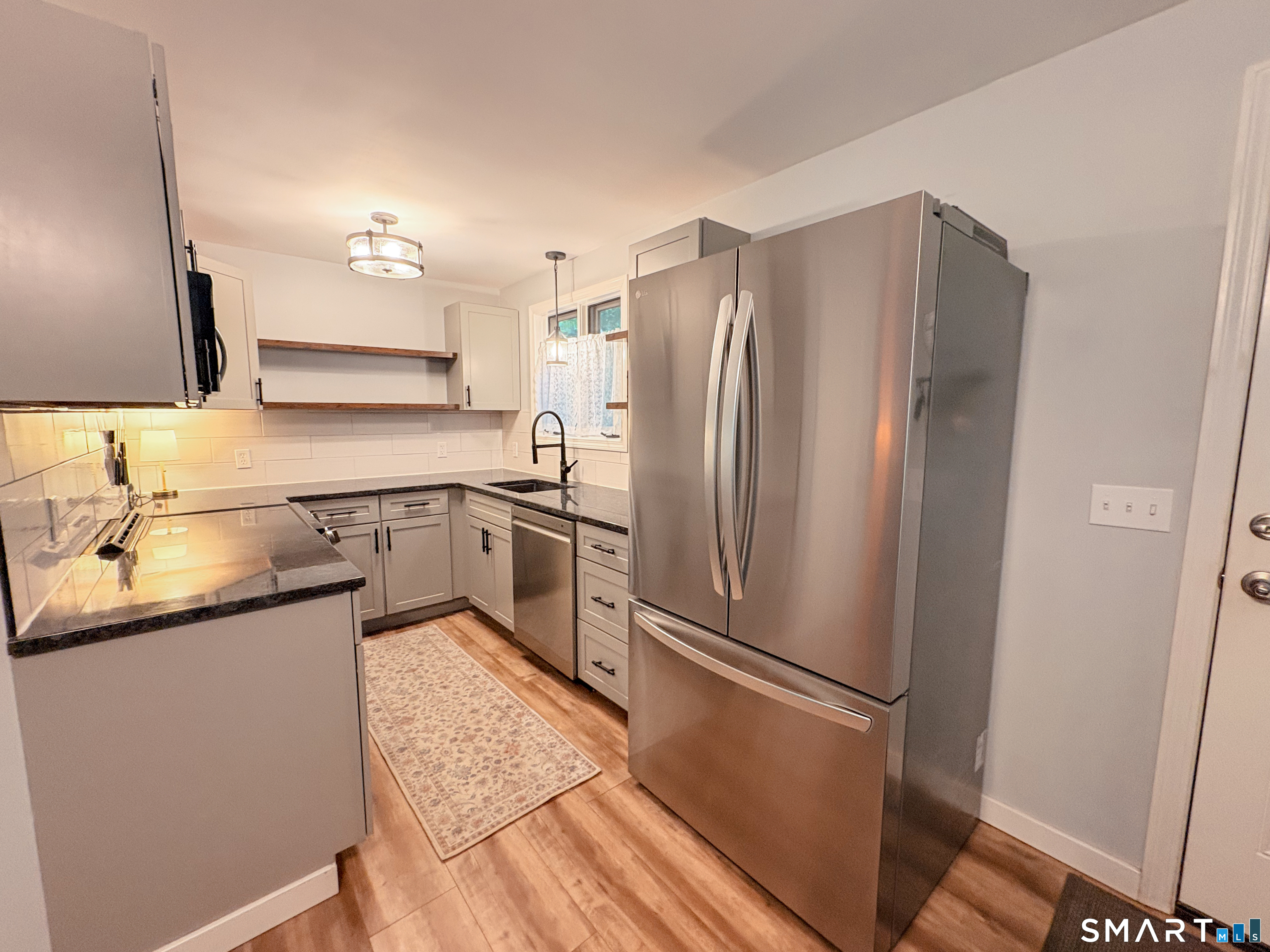 37 Great Hillwood Road photo 2