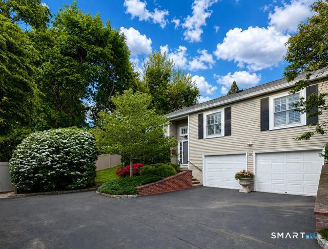 59 Bank Street, New Canaan, Connecticut 06840