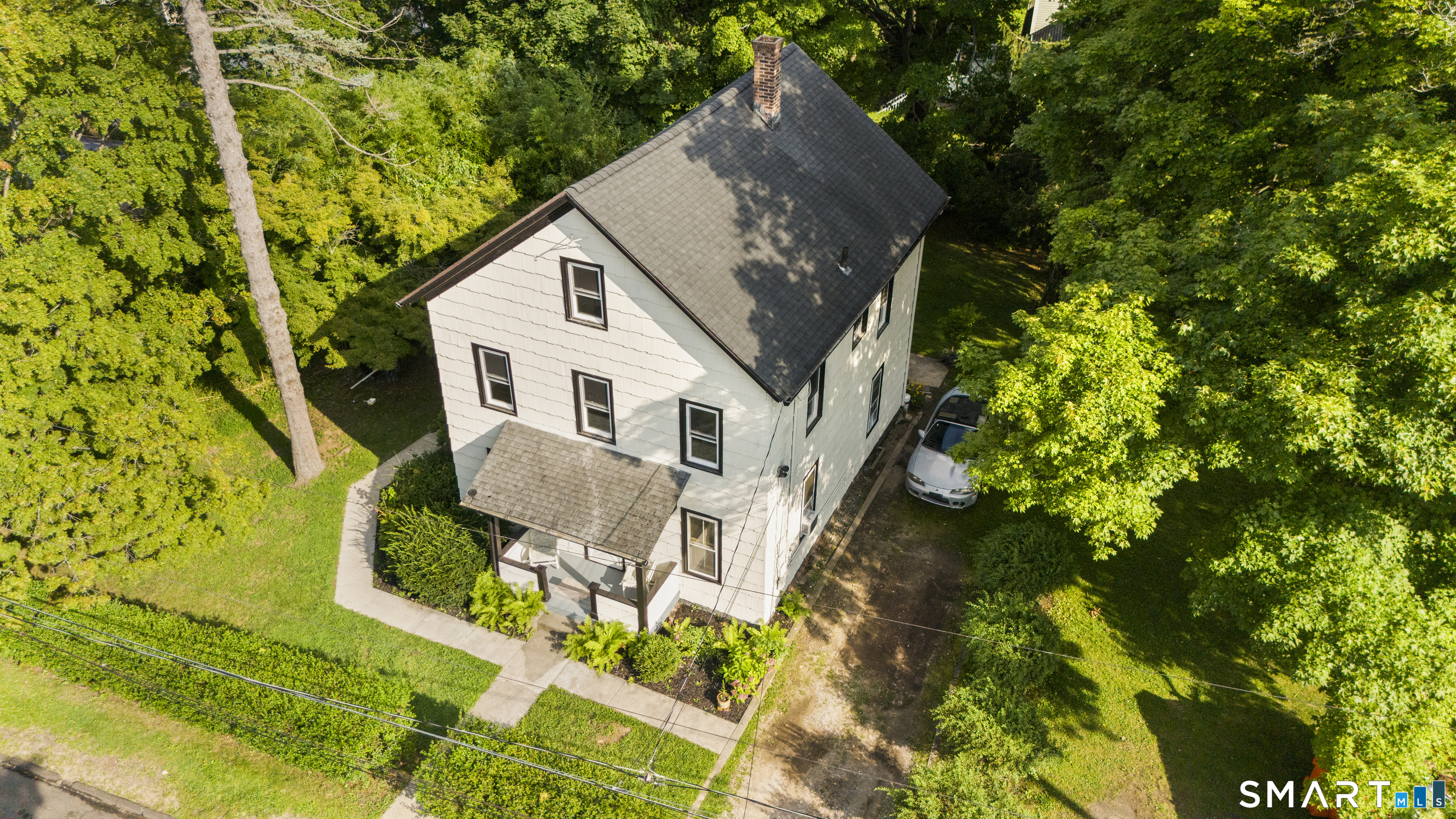 3rd image of 14 Home Pl, Danbury, CT 06810 | MLS# 24192483