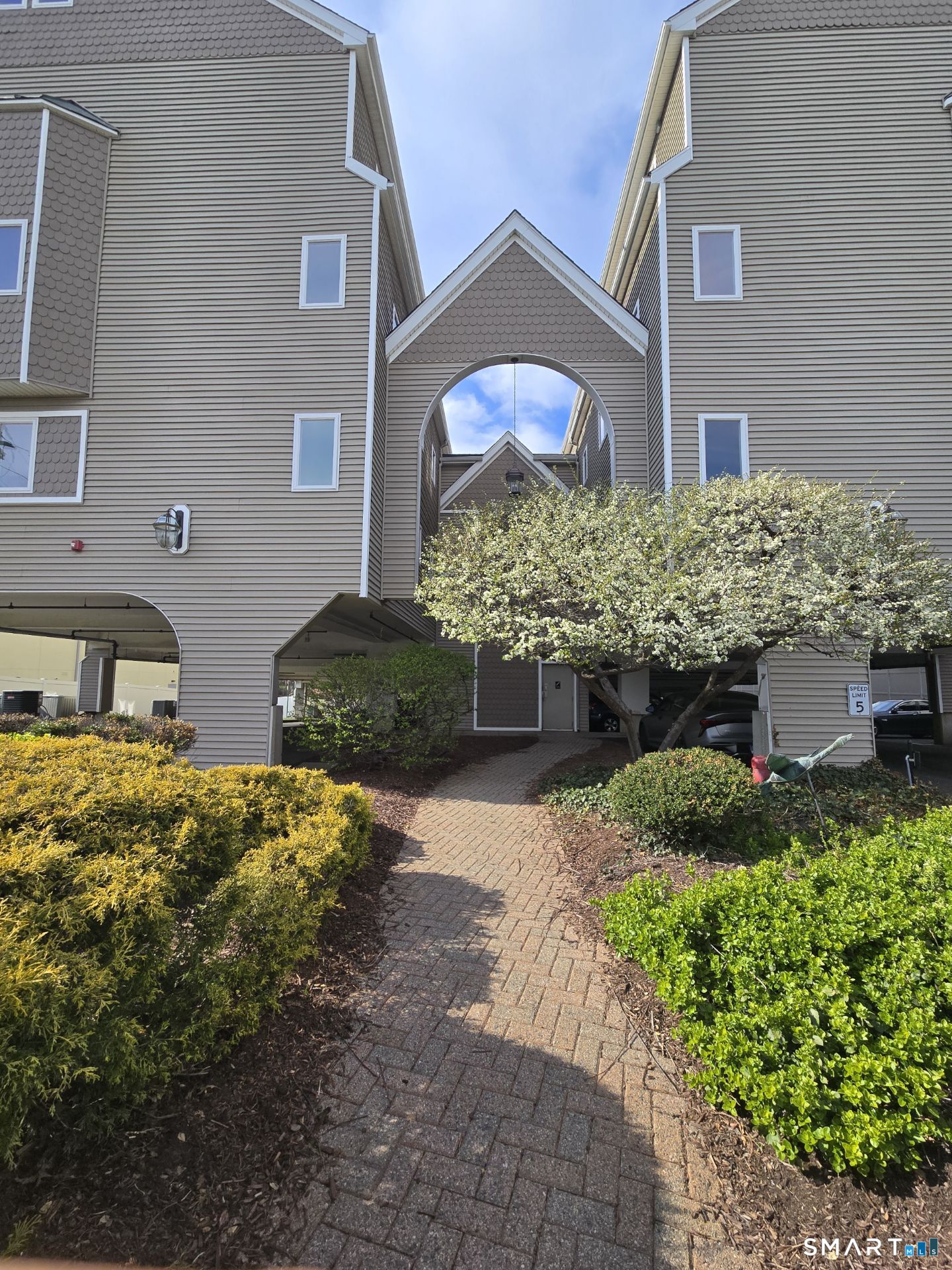 2660 North Avenue Unit #211 photo 23