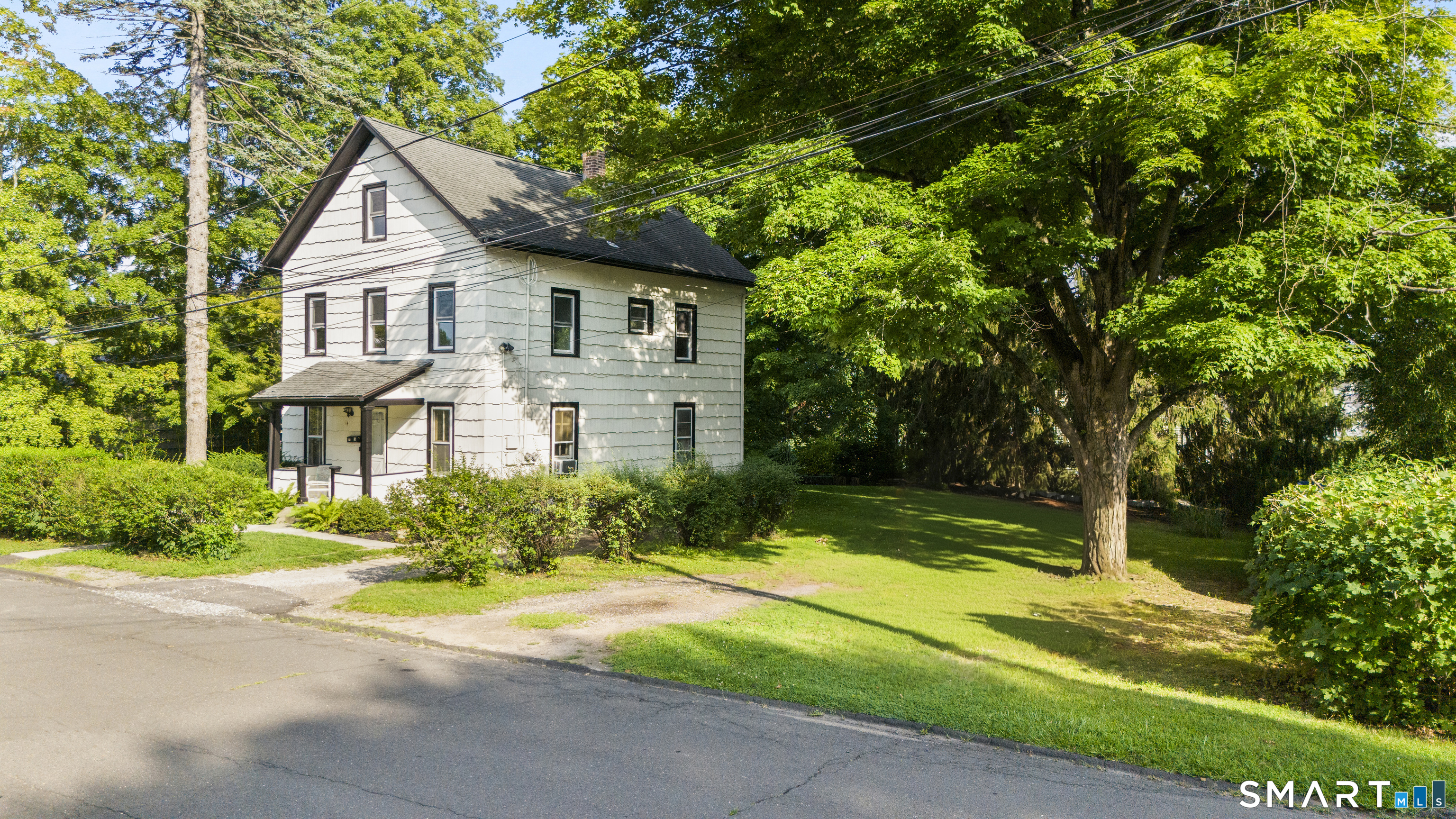 2nd image of 14 Home Pl, Danbury, CT 06810 | MLS# 24192483