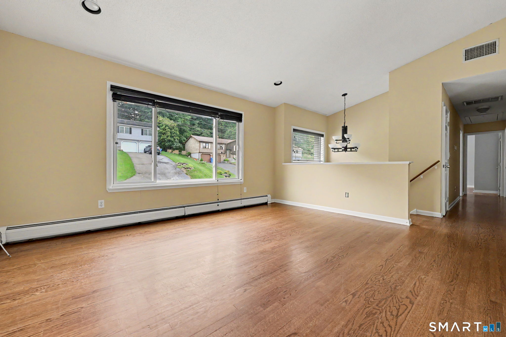 35 Bruce Drive photo 6