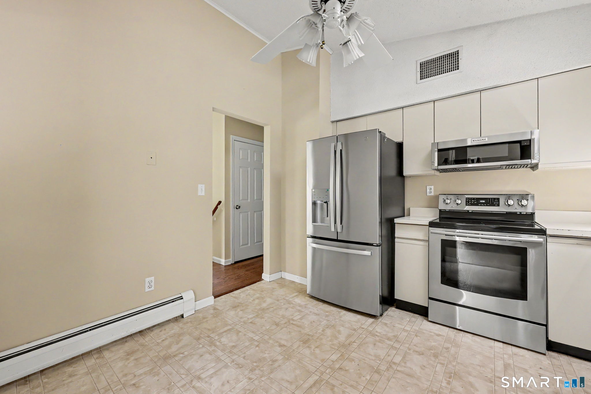 35 Bruce Drive photo 12